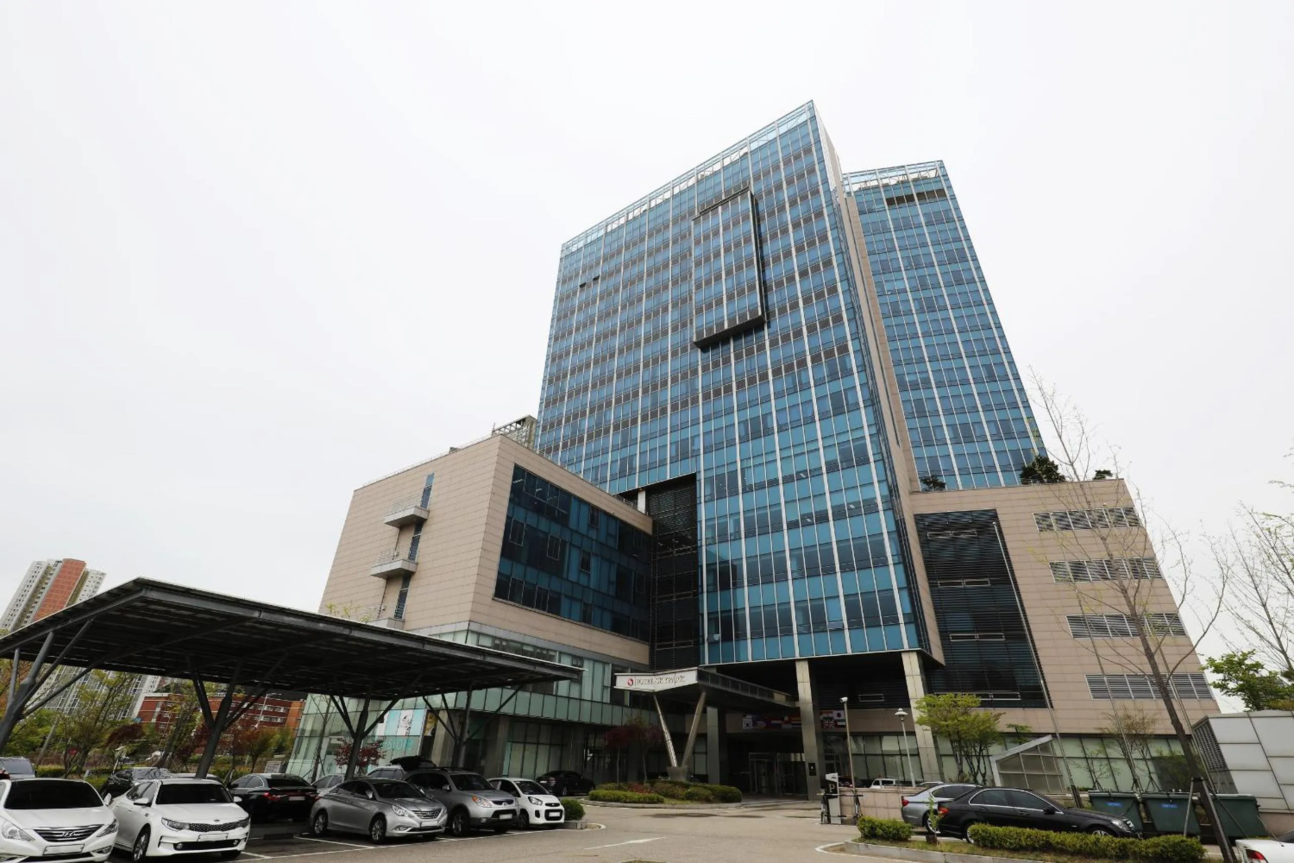 Facade/entrance in Bridge Hotel Incheon Songdo