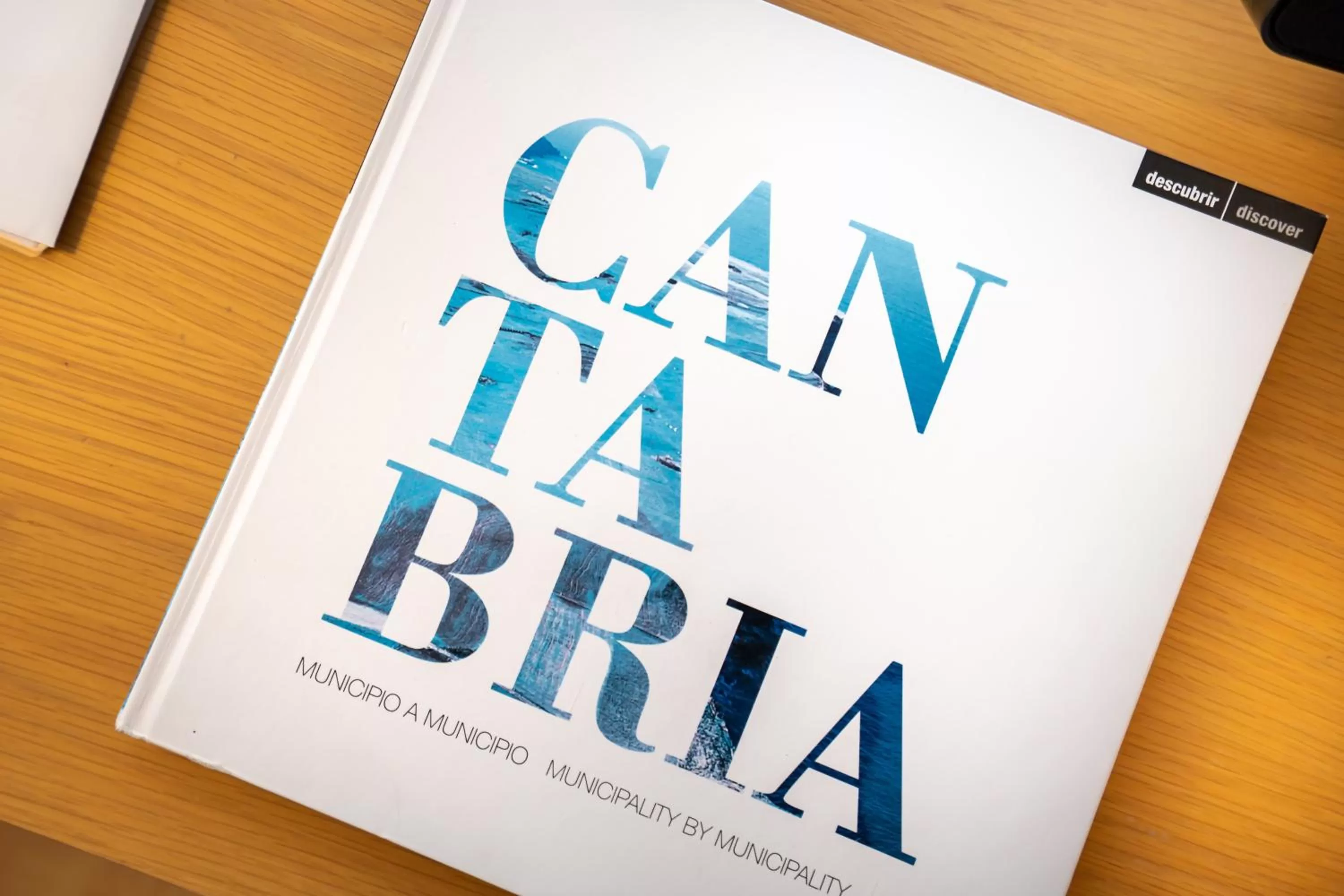 Text overlay in Gran Hotel Victoria