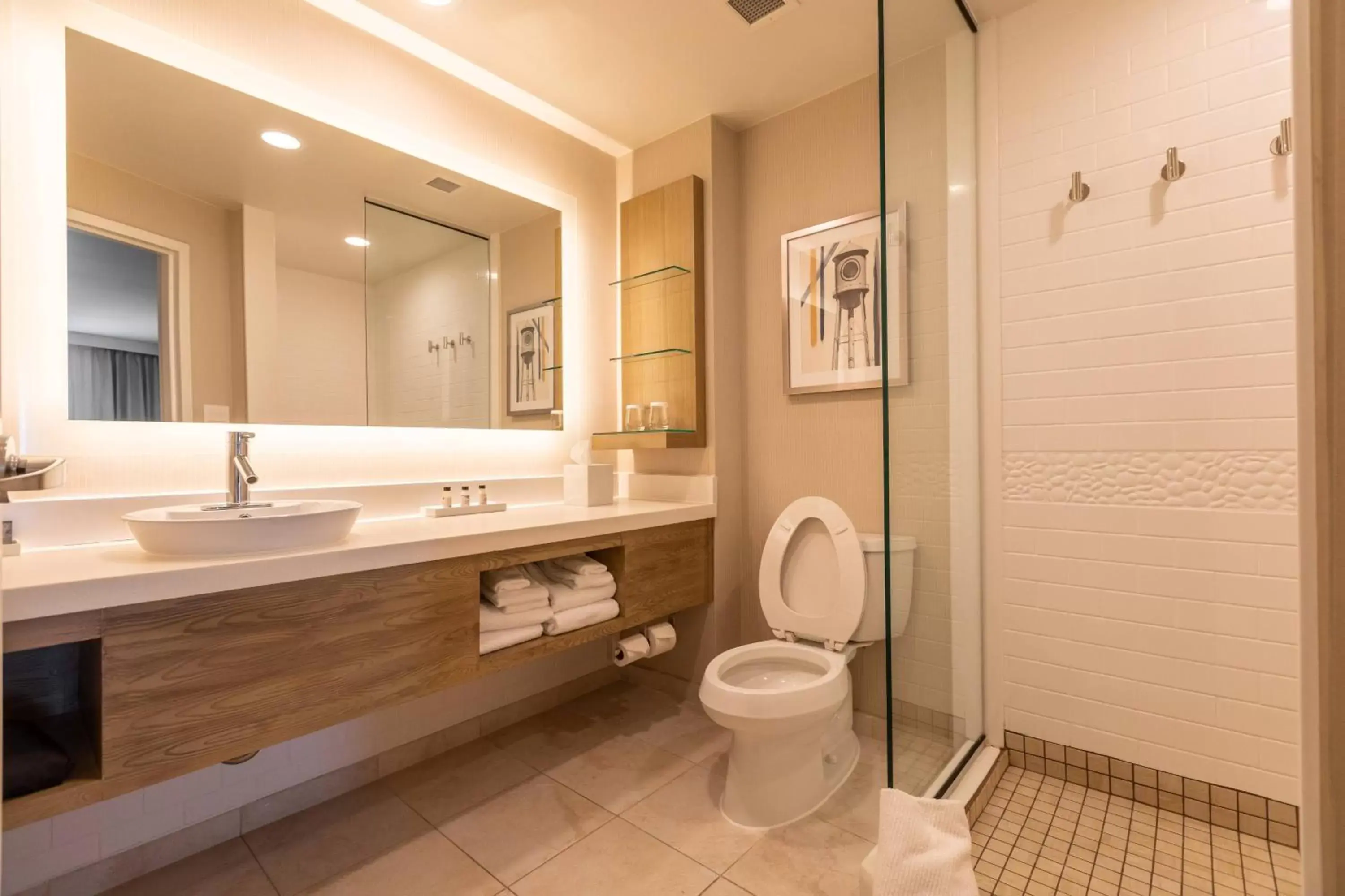 Bathroom in Delta Hotels by Marriott Raleigh-Durham at Research Triangle Park