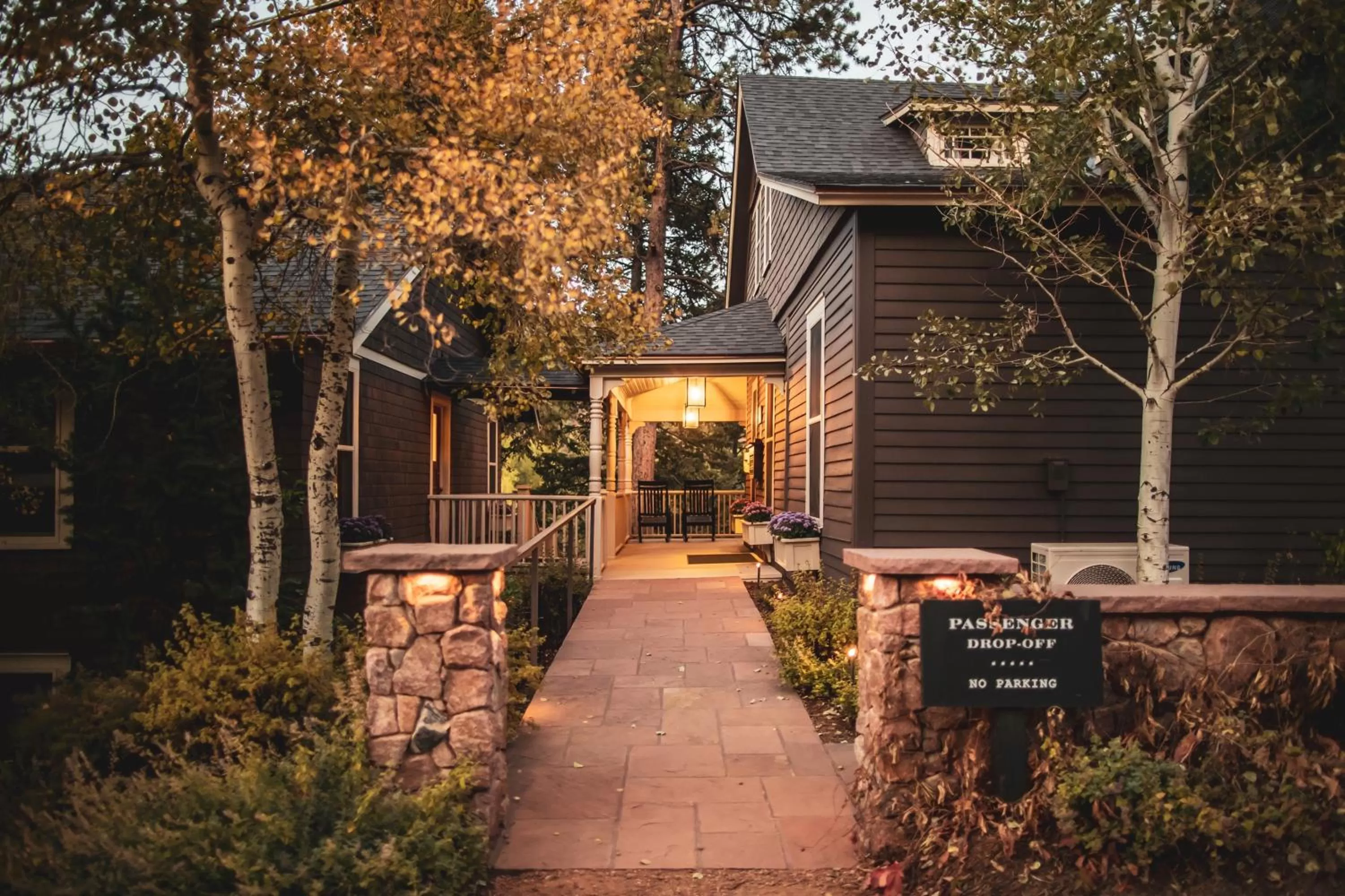 Facade/entrance in The Outlook Lodge