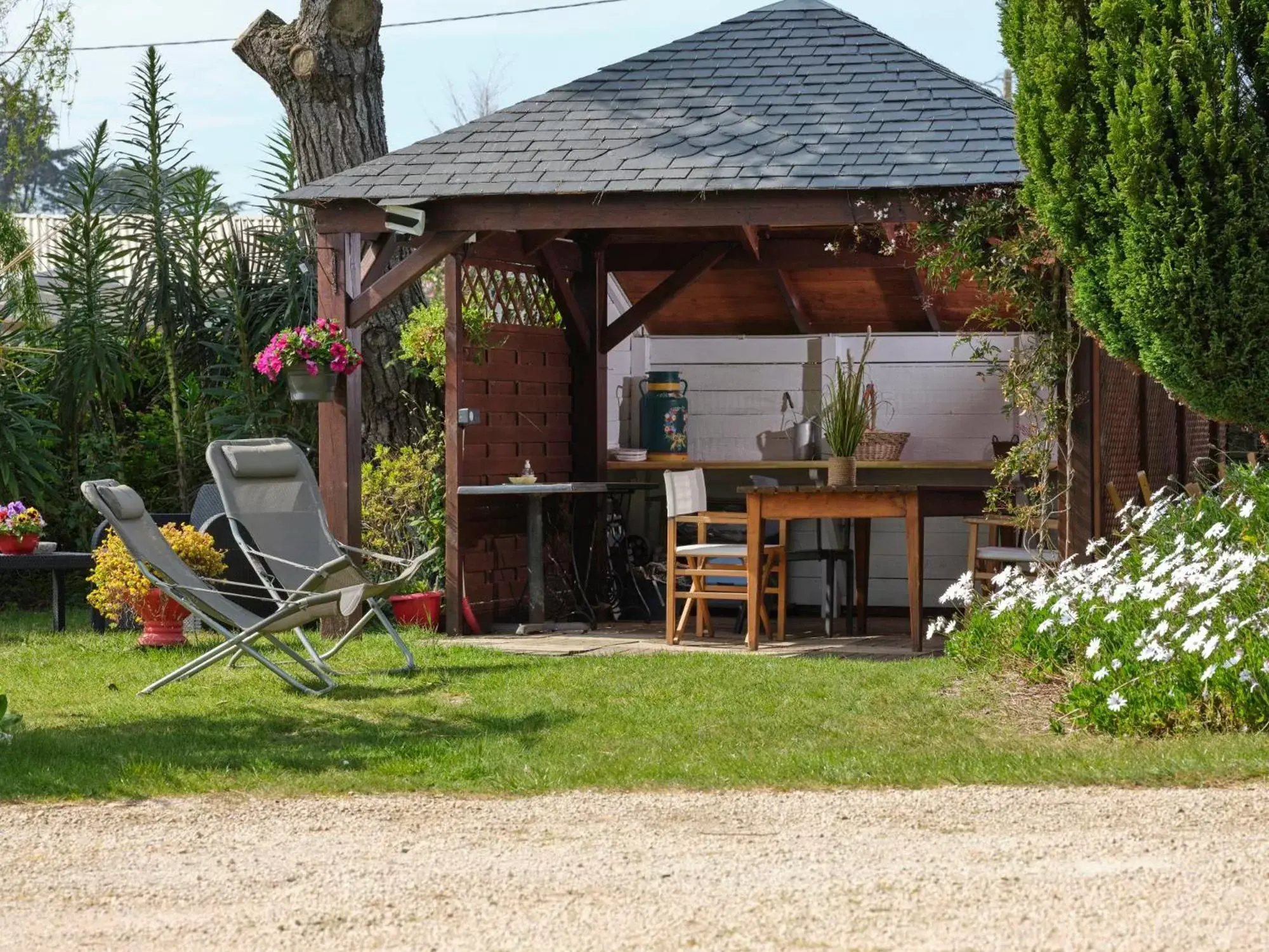 Patio, Property Building in Les Roses