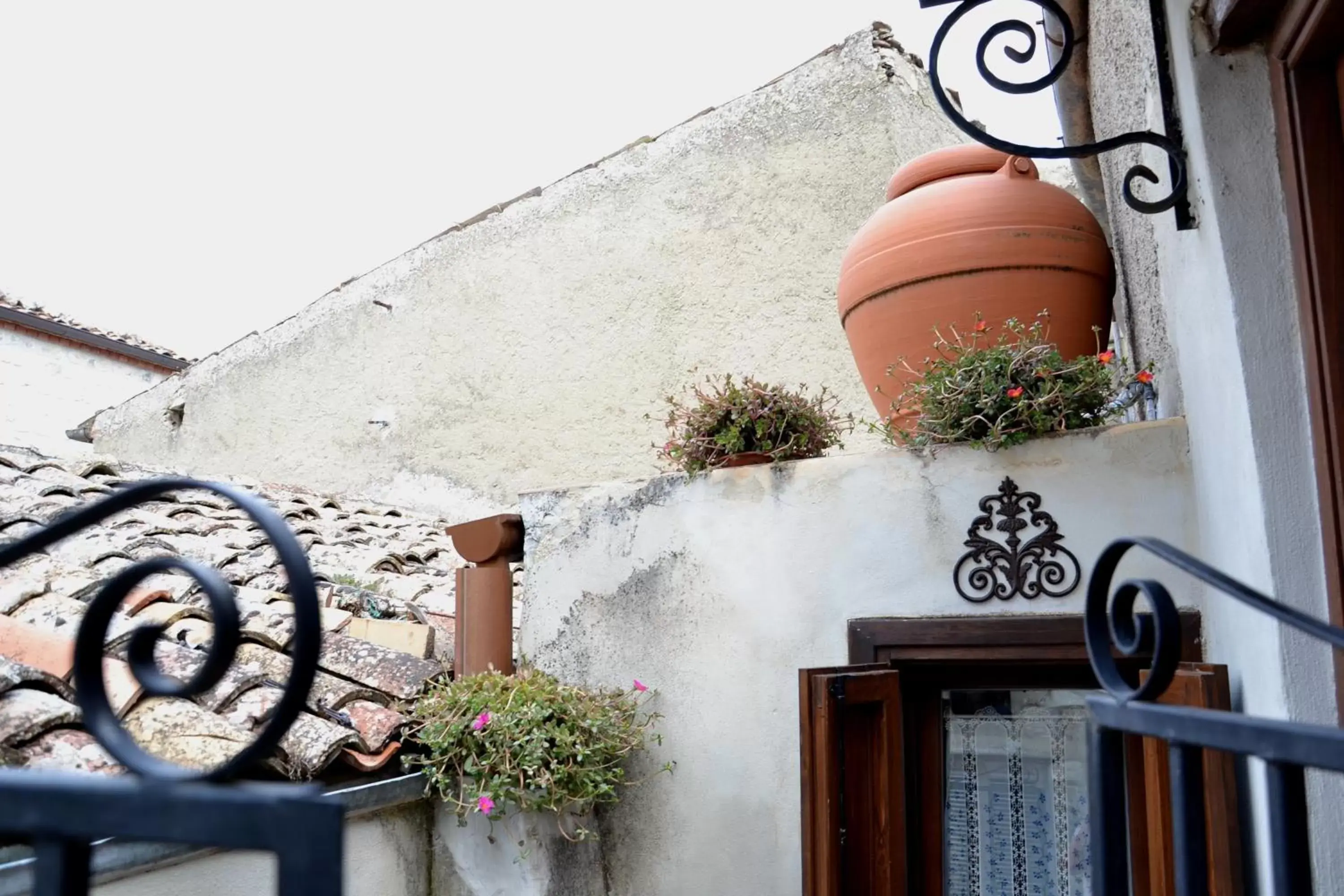 Facade/entrance in La Casa del Pittore di Petralia