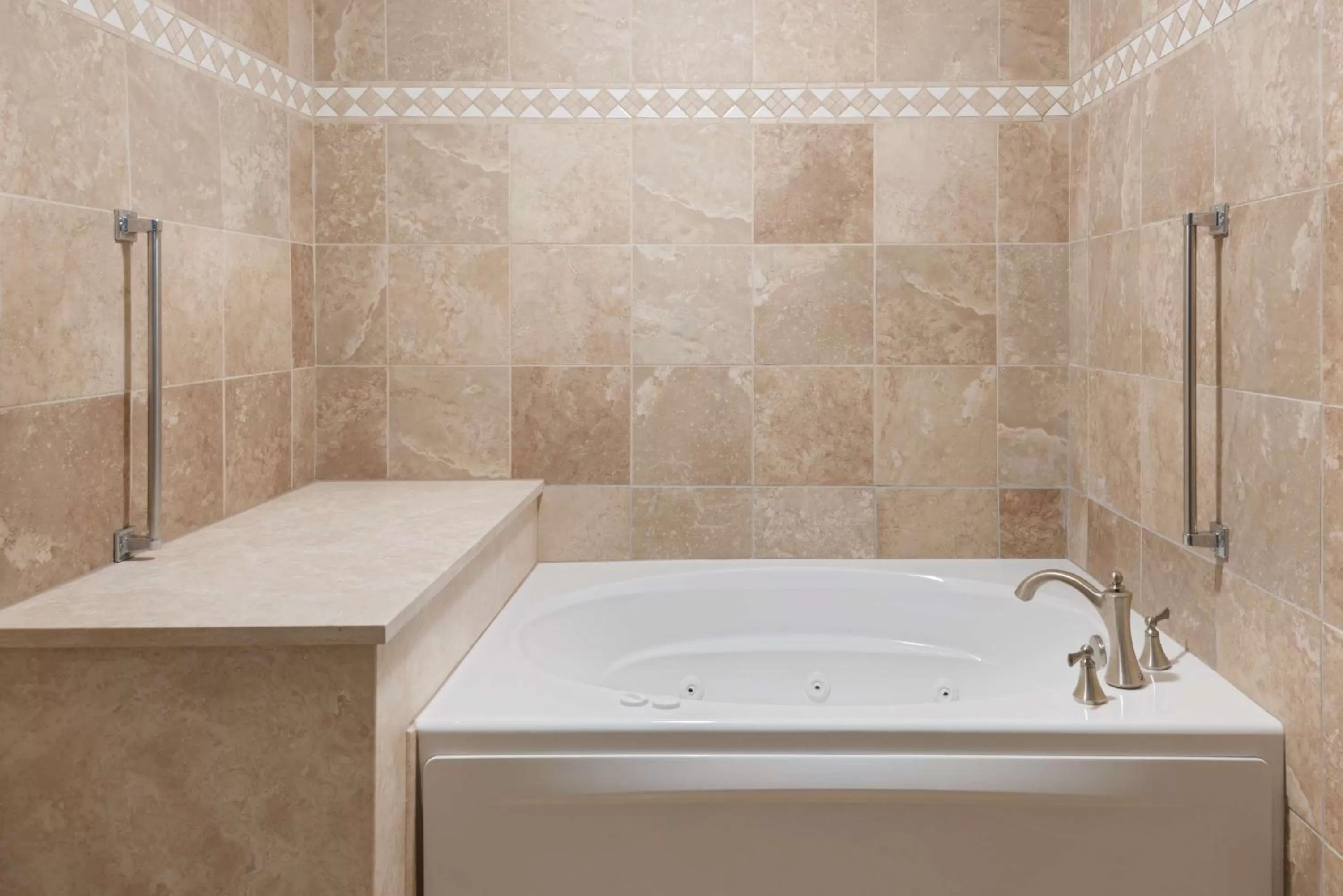 Bathroom in Hampton Inn Ellenton/Bradenton