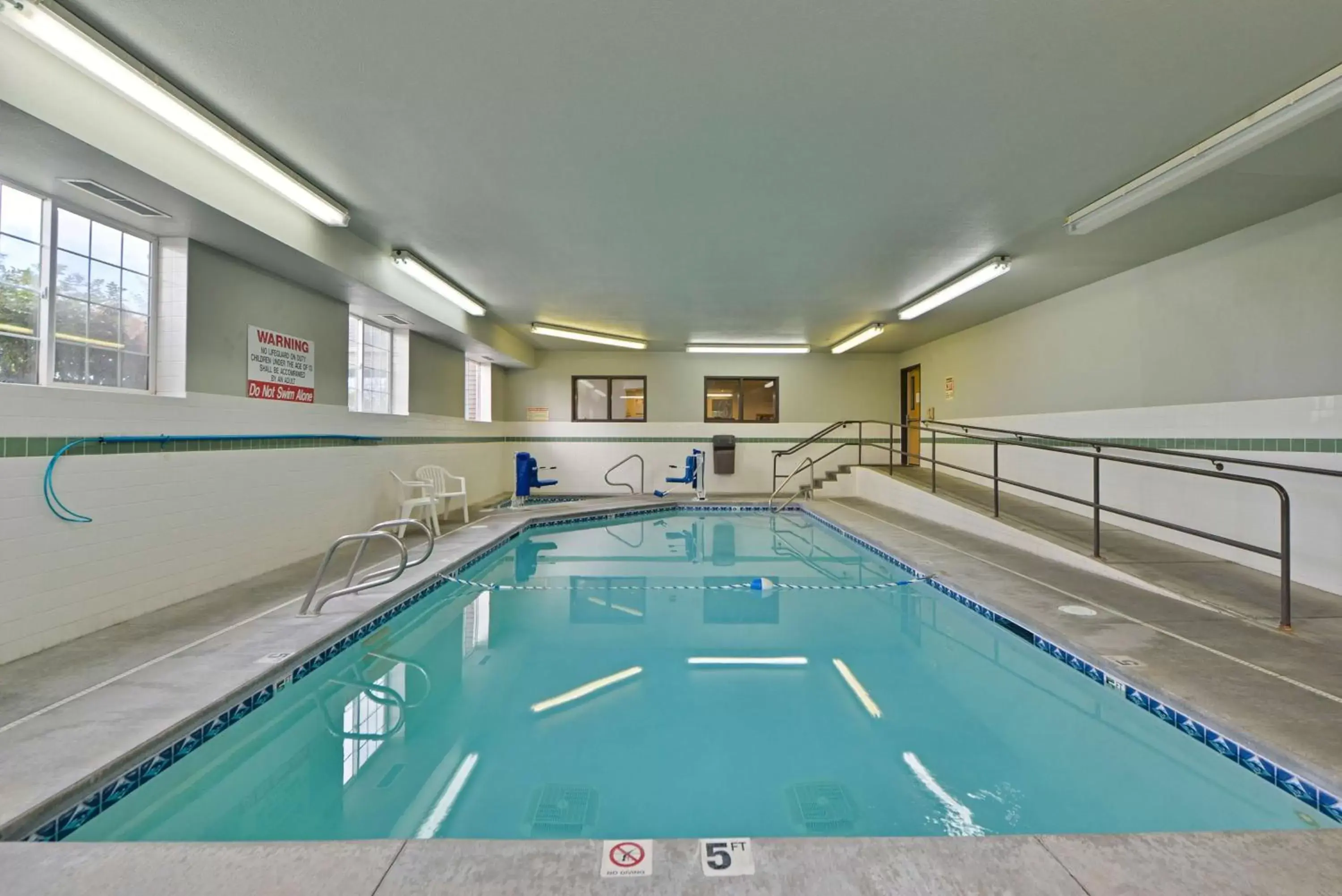 On site, Swimming Pool in Motel 6-Meridian, ID - Boise W