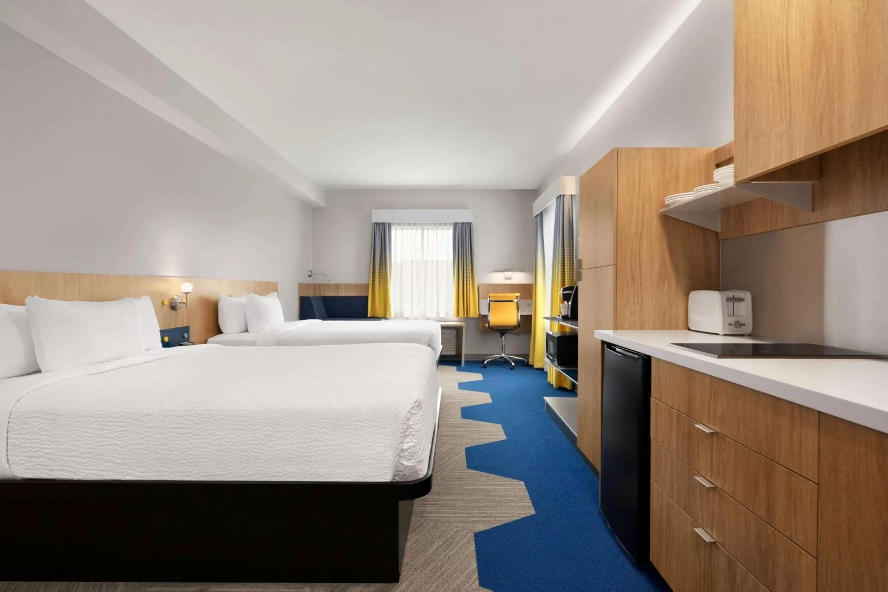 Photo of the whole room, Bed in Microtel Inn Suites by Wyndham Lac-Megantic