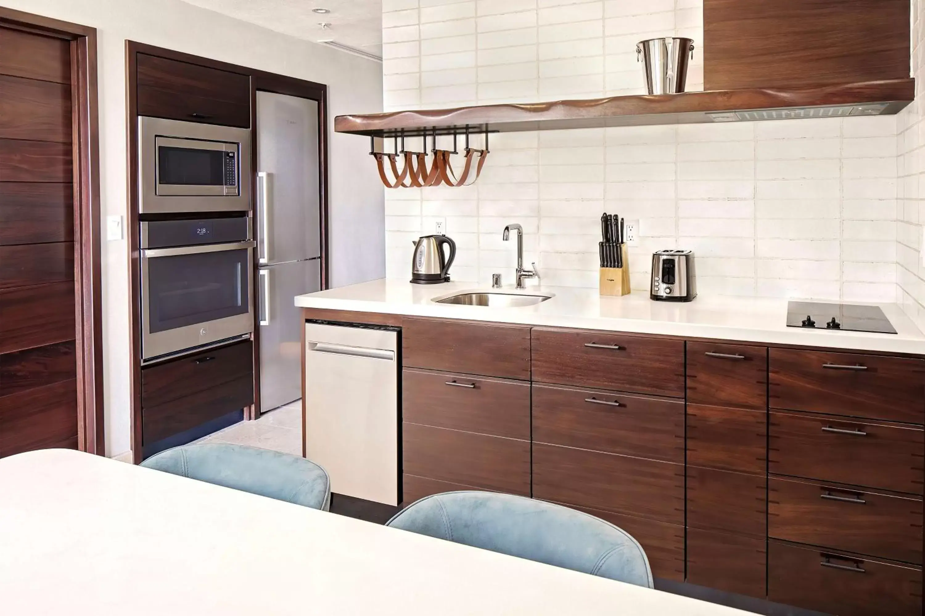 Kitchen or kitchenette, Kitchen/Kitchenette in Hilton Grand Vacations Club La Pacifica Los Cabos