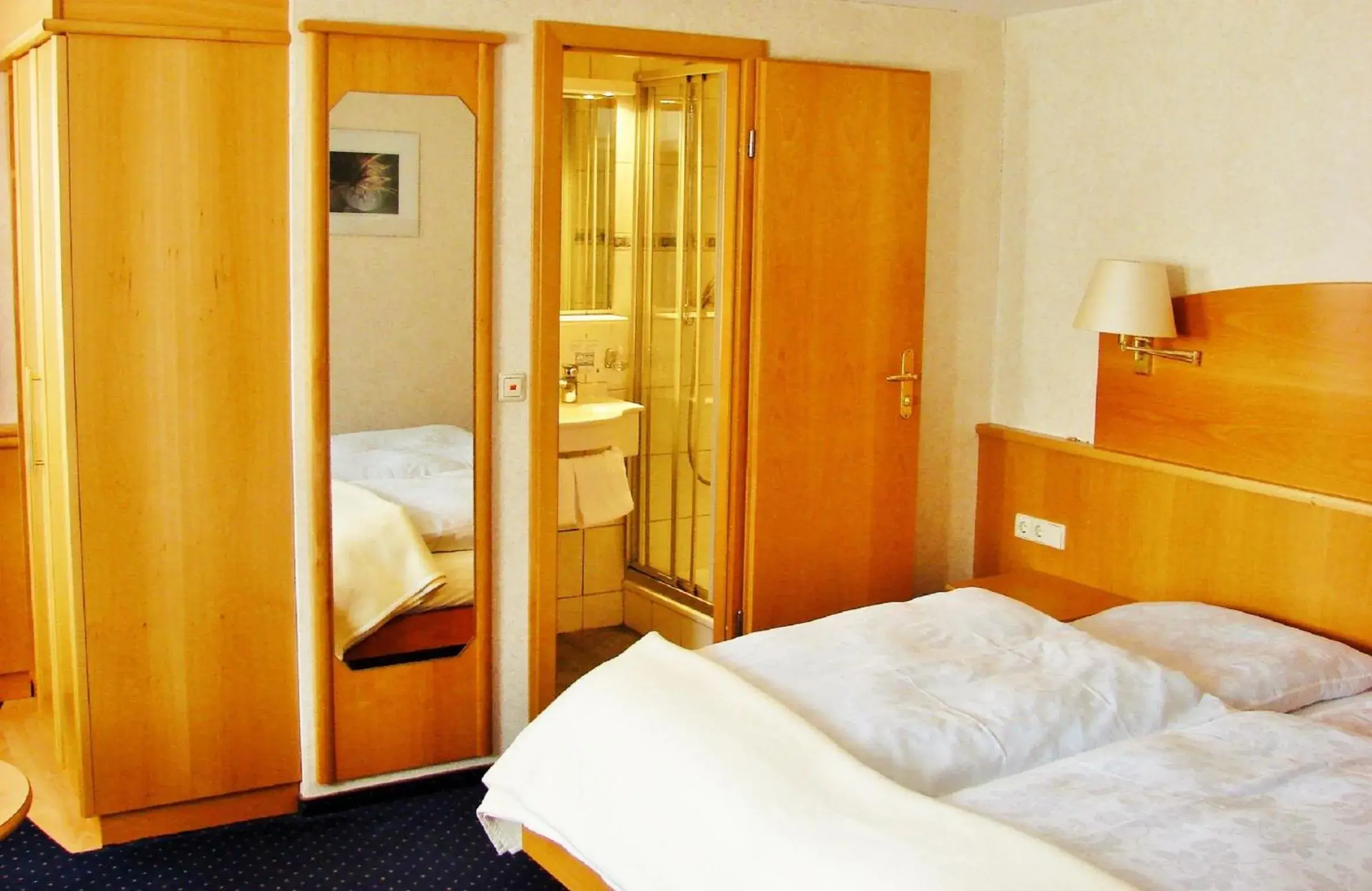 Photo of the whole room, Bed in Hotel Gasthof Kreuz