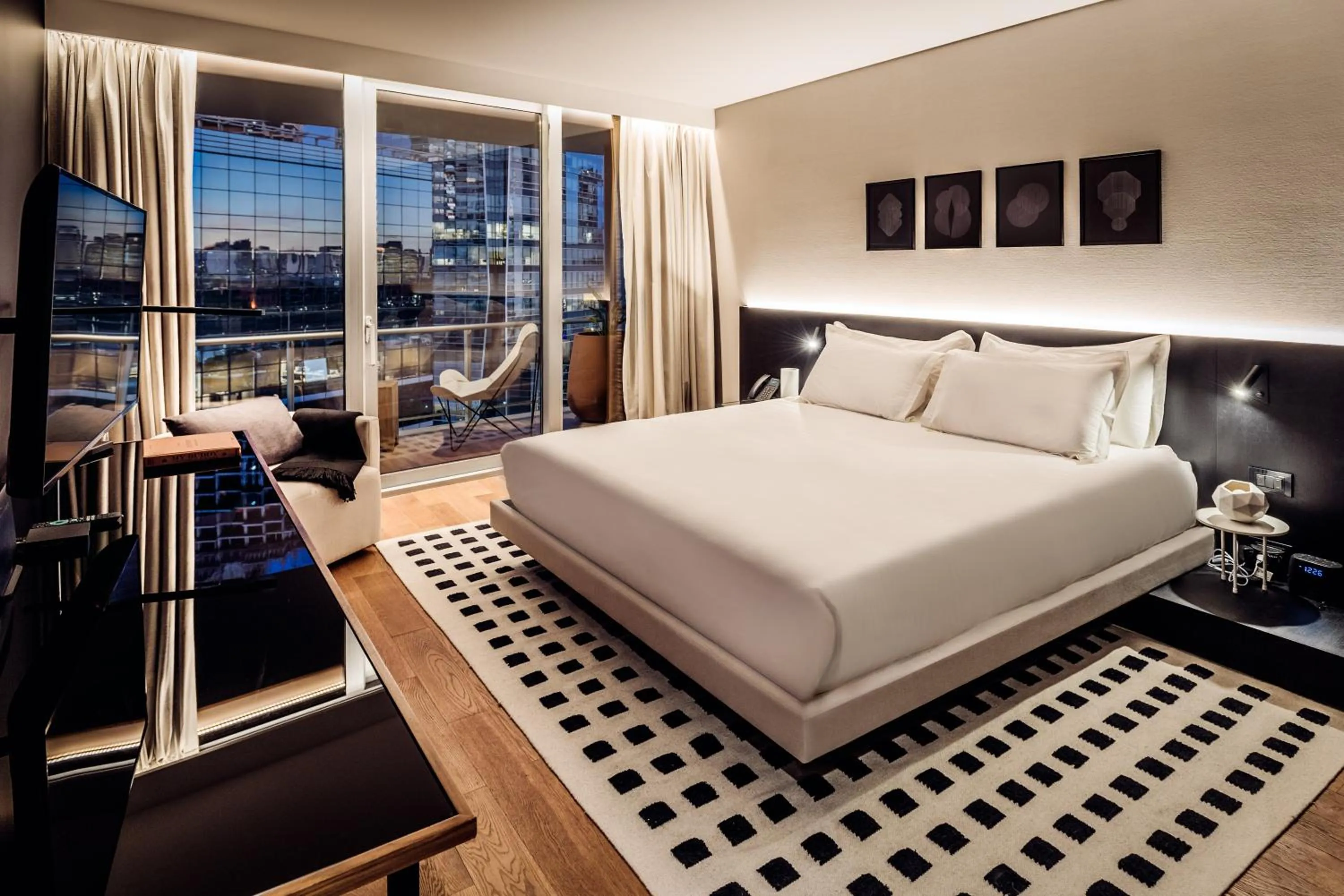 Photo of the whole room, Bed in SLS Buenos Aires Puerto Madero