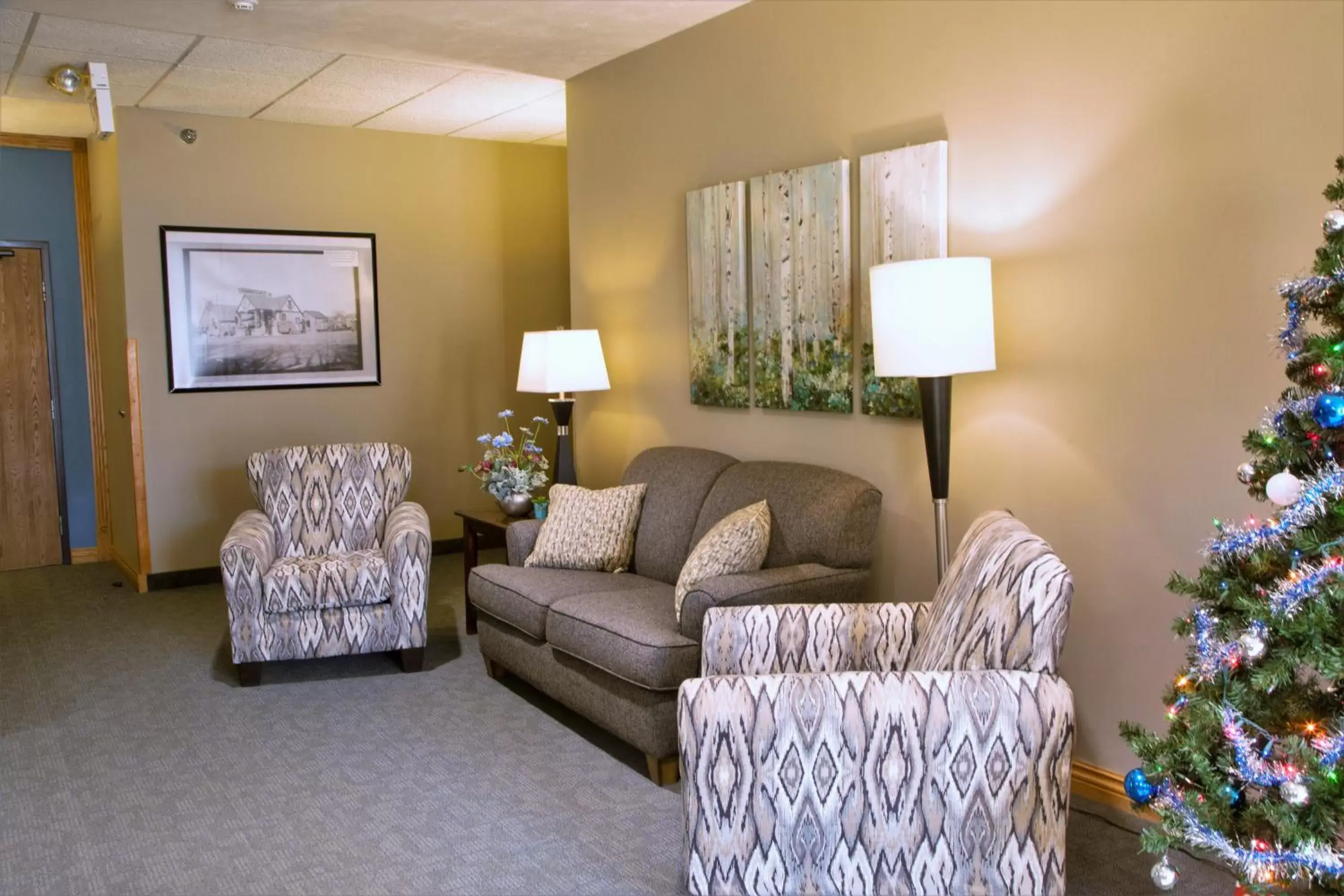 Seating Area in Heritage Inn