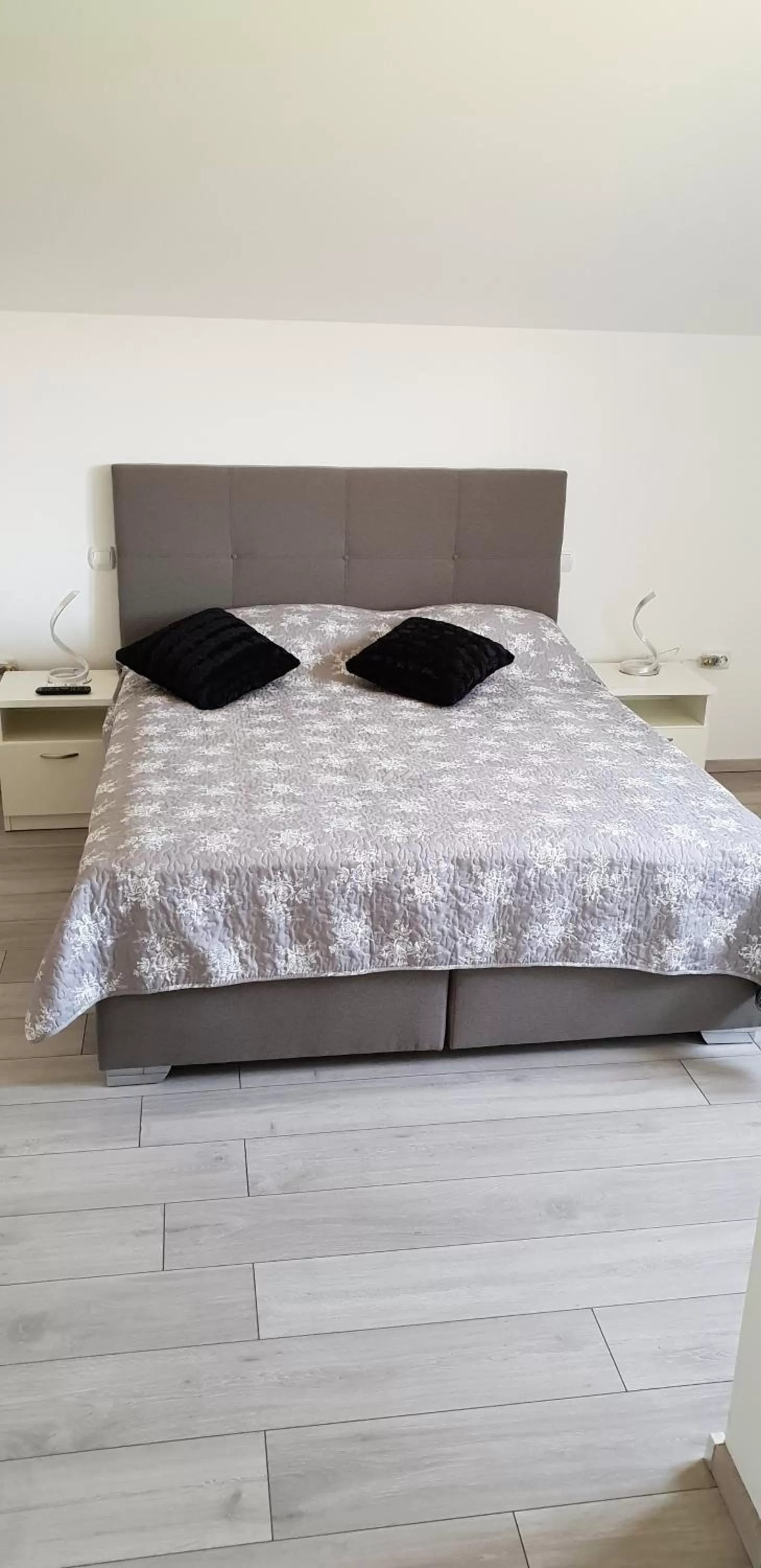 Bed in KE-TO Zagreb Airport Rooms