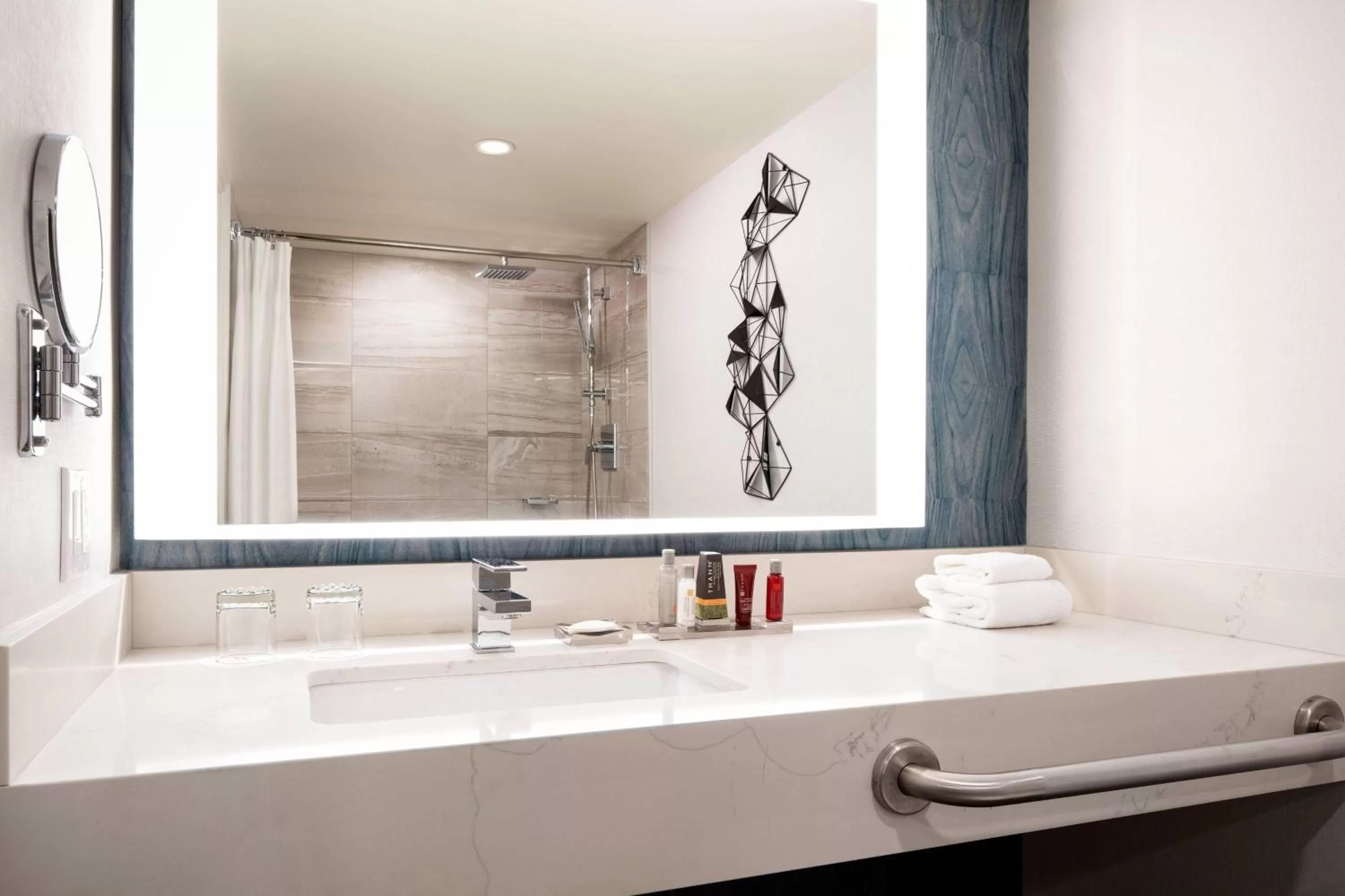 Bathroom in Vancouver Airport Marriott Hotel