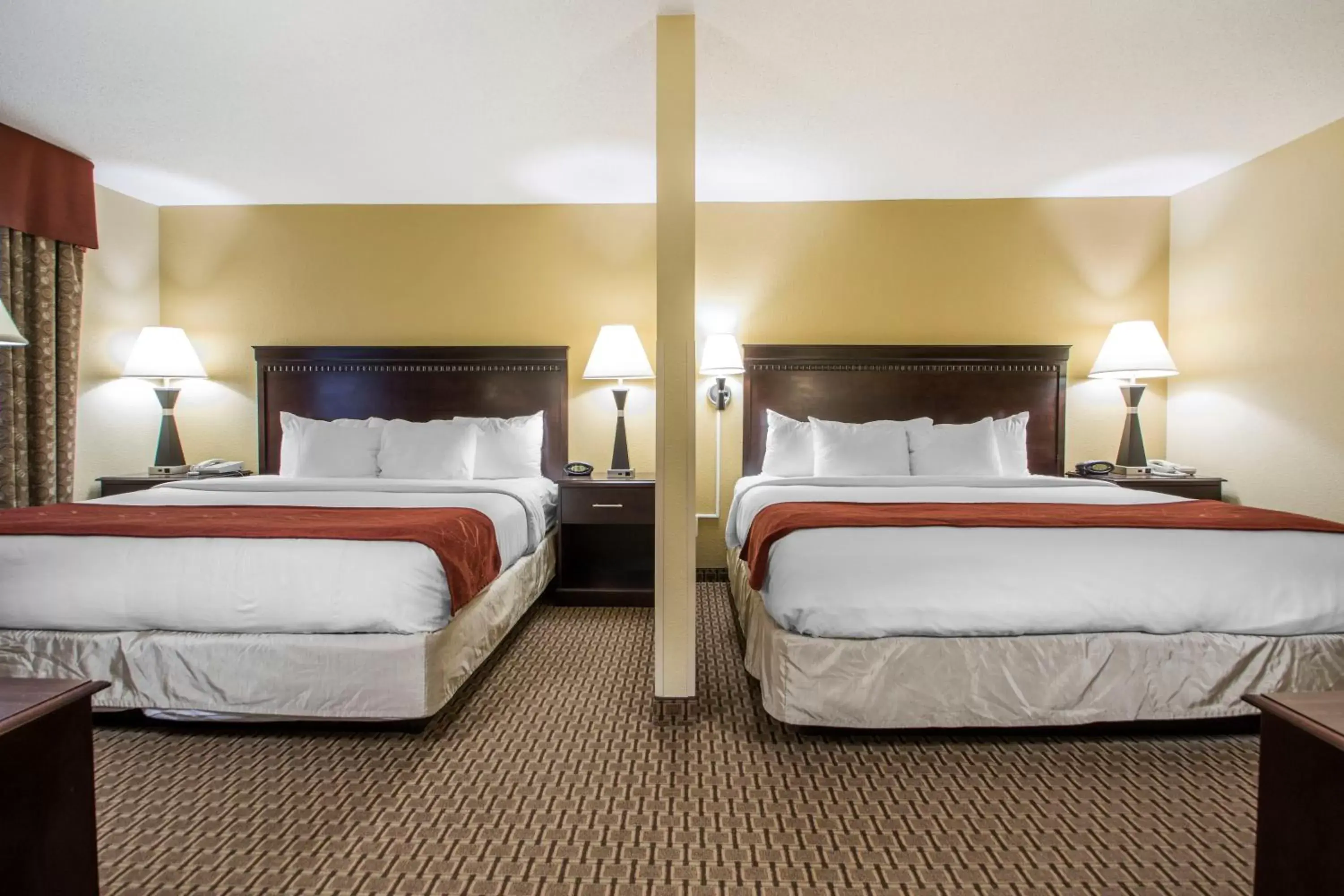 Bed in Comfort Suites Wisconsin Dells Area