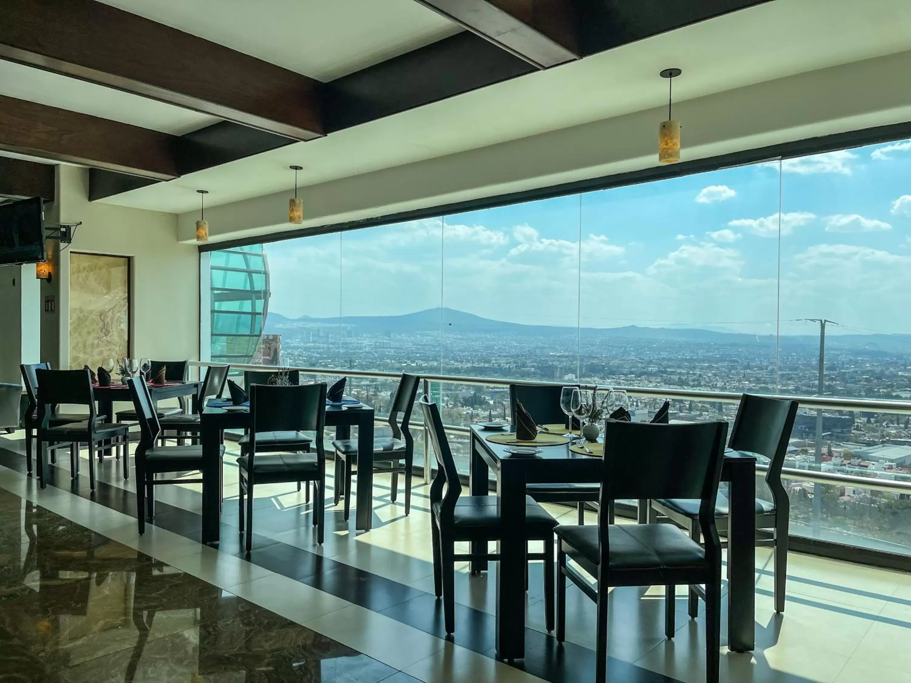 Restaurant/Places to Eat in Hotel Diamante Queretaro