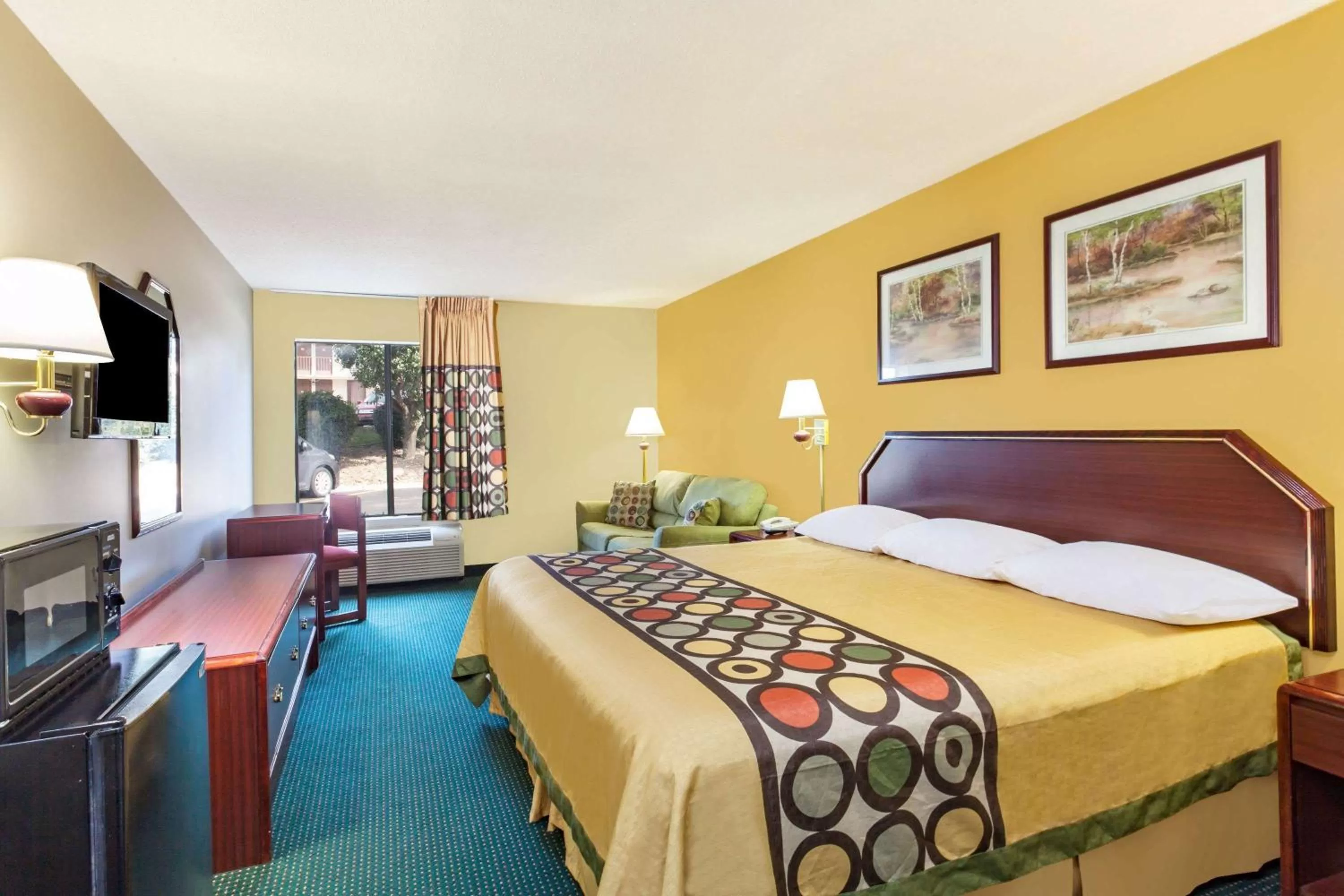 On site, Bed in Super 8 by Wyndham Morristown/South