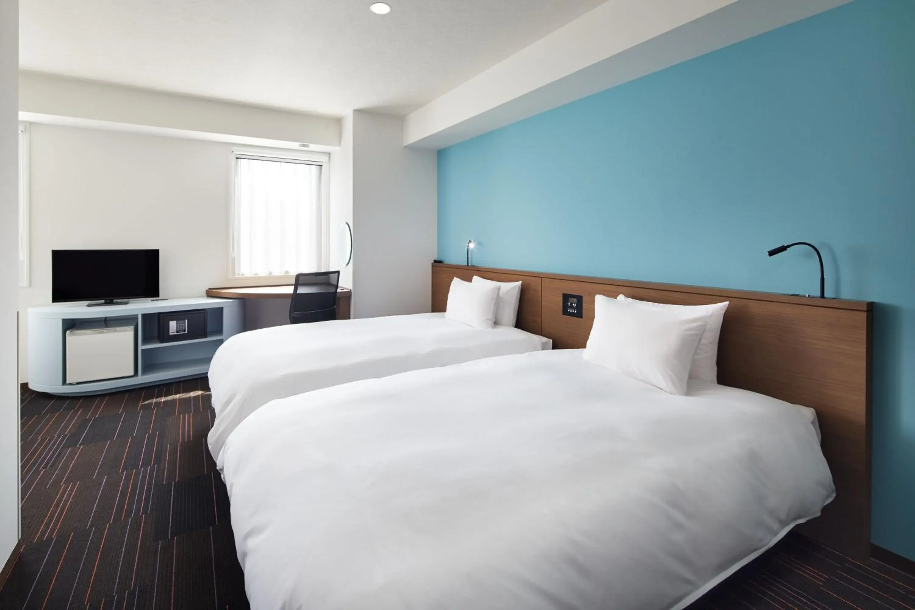 Photo of the whole room, Bed in the b shimbashi Photo of the whole room, Bed in the b shimbashi