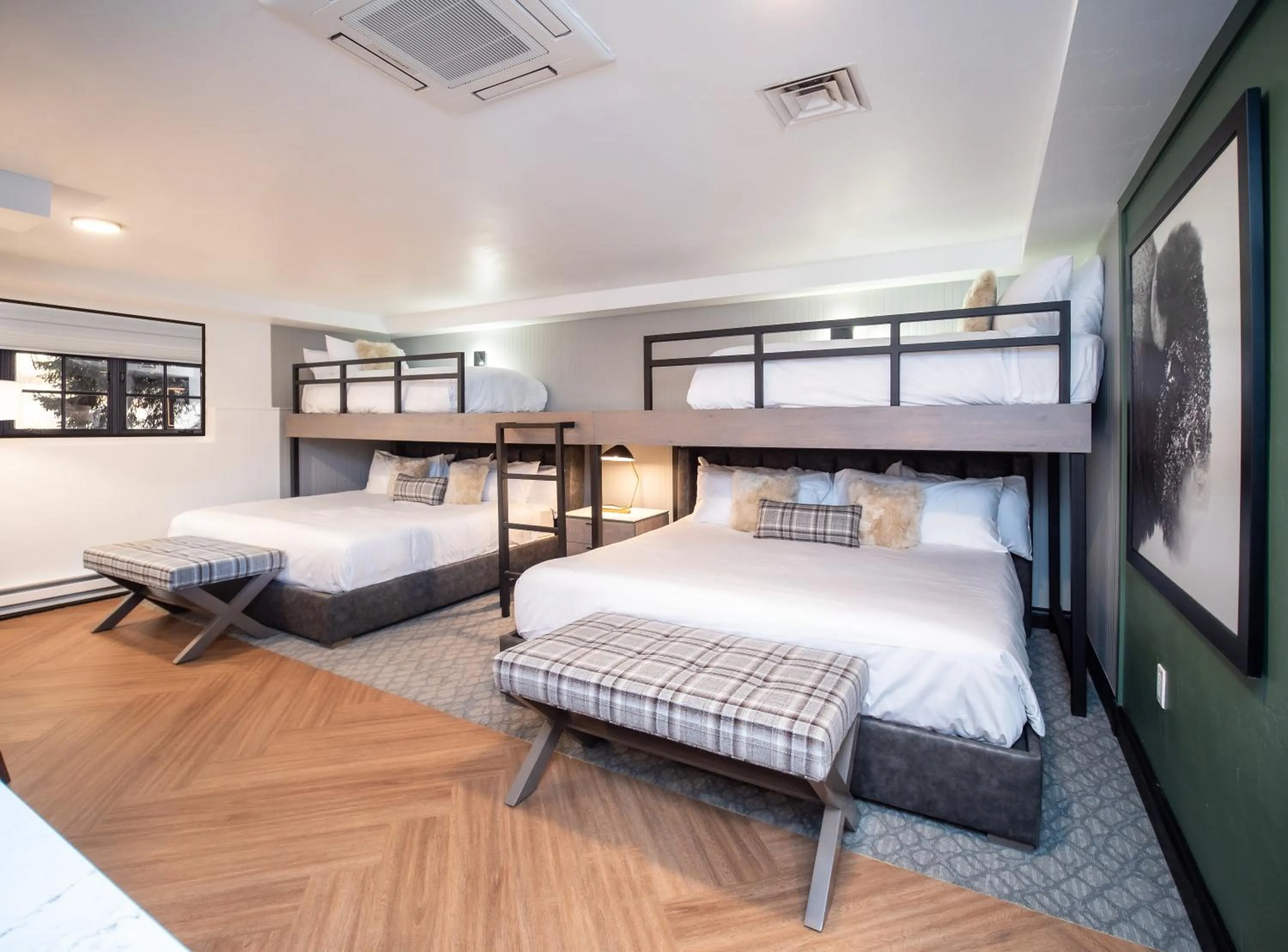 bunk bed, Bed in Gravity Haus Vail