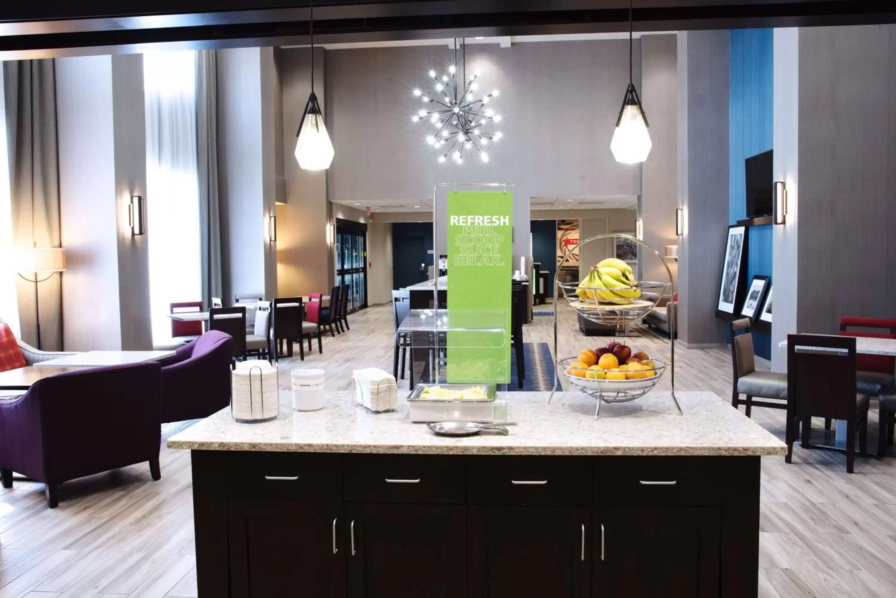 Breakfast, Restaurant/Places to Eat in Hampton Inn By Hilton - Suites Des Moines-Urbandale IA