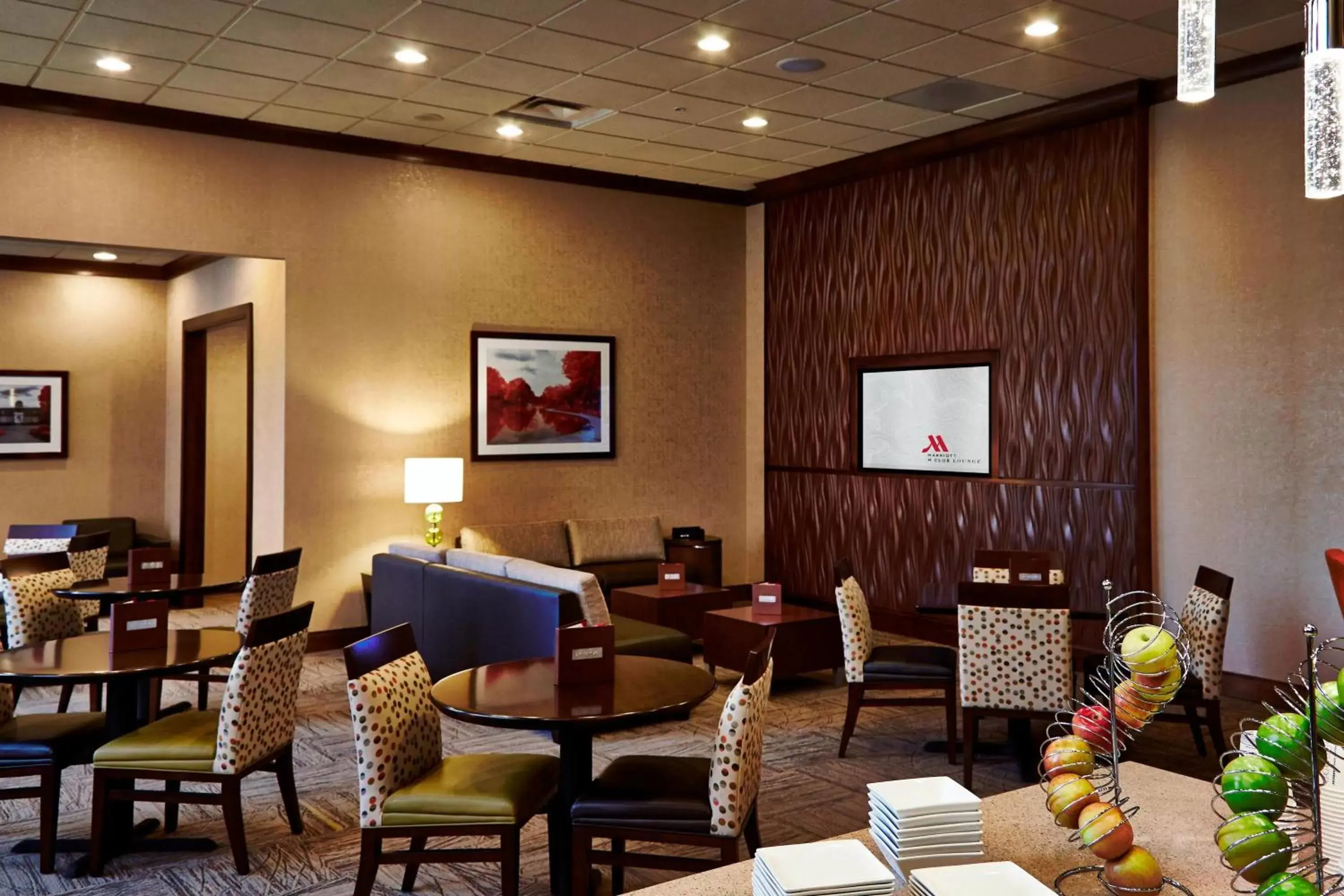 Lounge or bar, Restaurant/Places to Eat in Columbus Airport Marriott