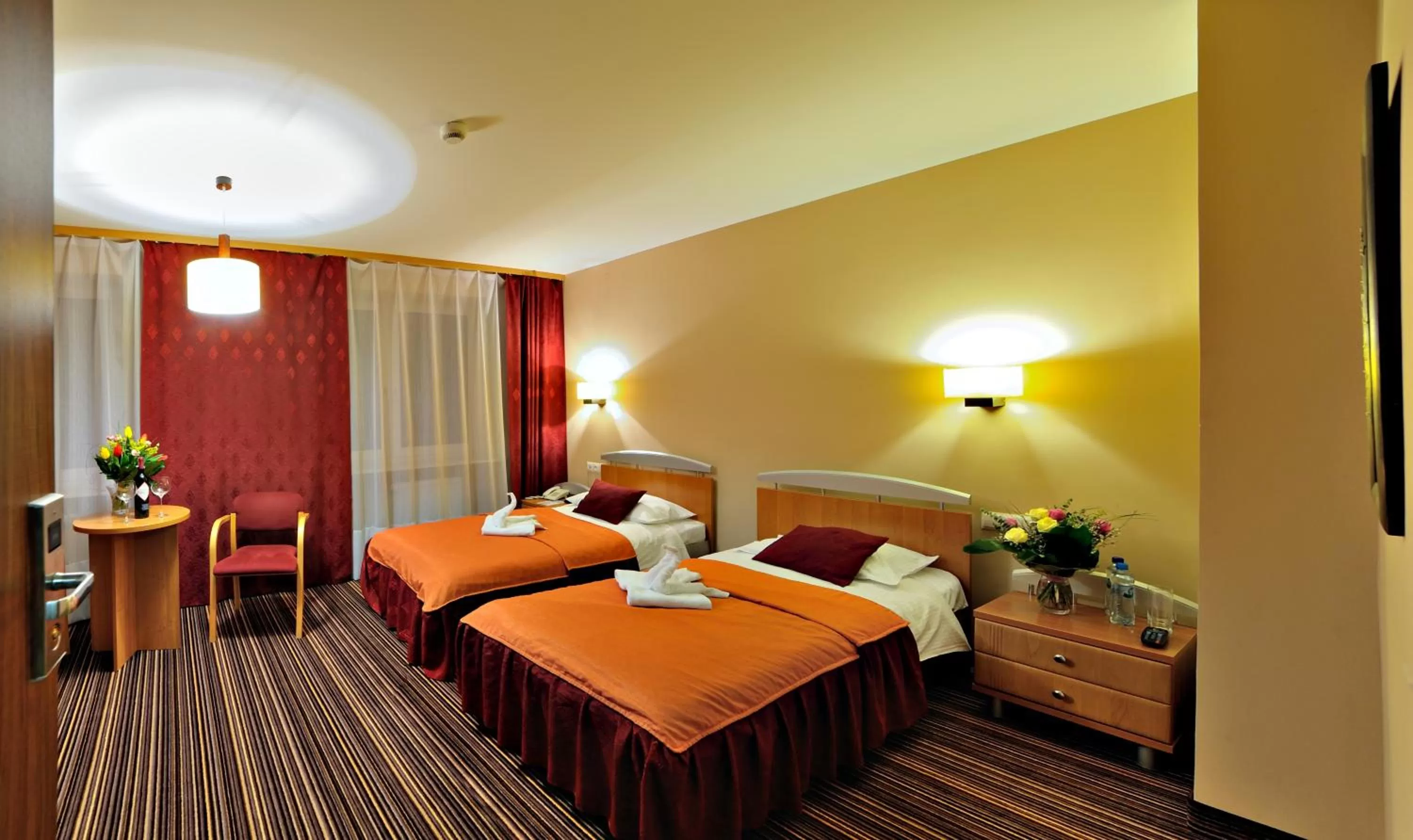 Photo of the whole room in Hotel Partner