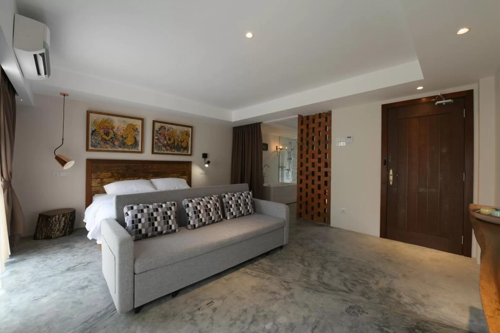 Bed in 38PC Boutique Hotel