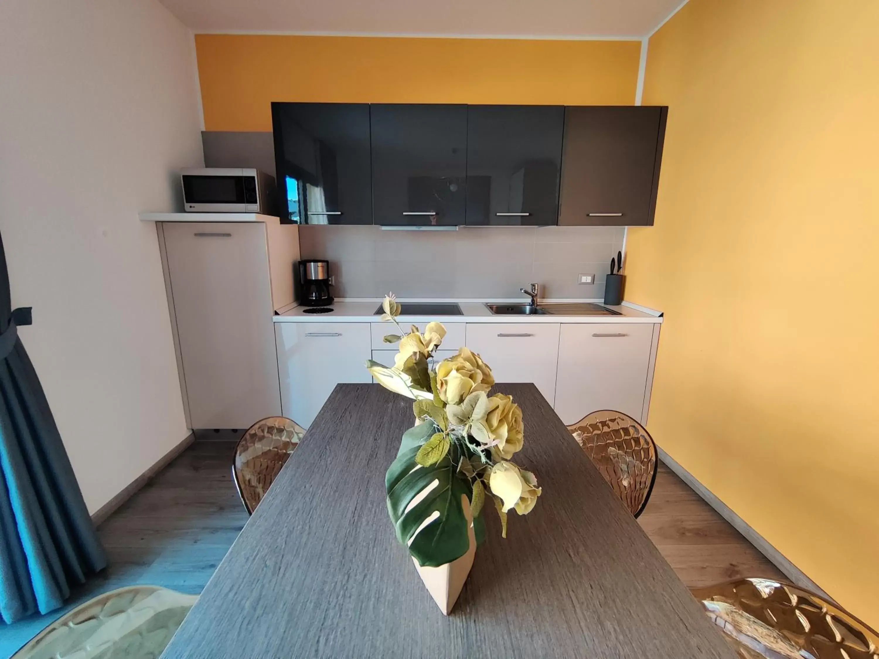 Kitchen or kitchenette, Kitchen/Kitchenette in Gardesana Active Apartments