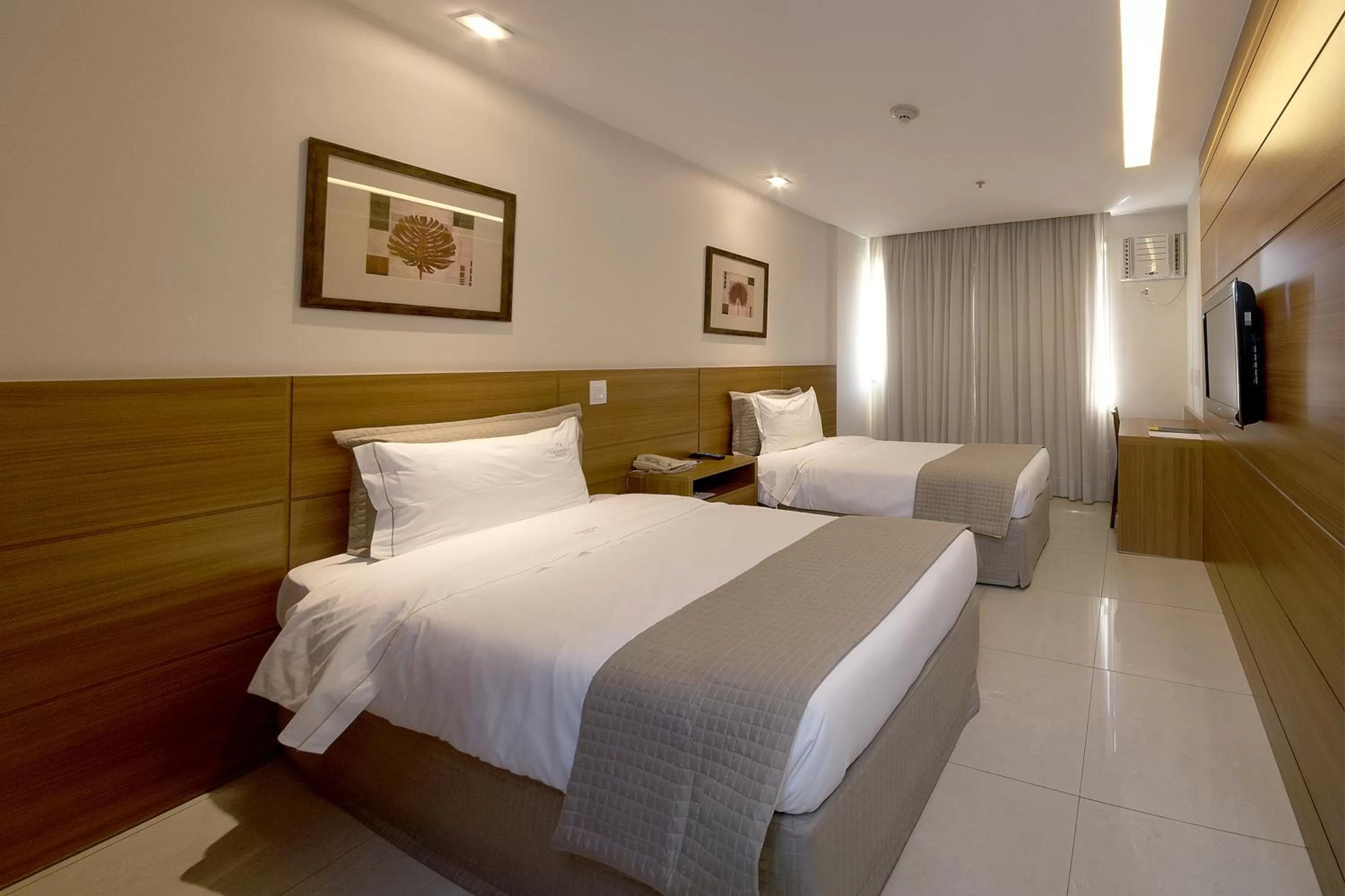 Property building, Bed in Américas Granada Hotel