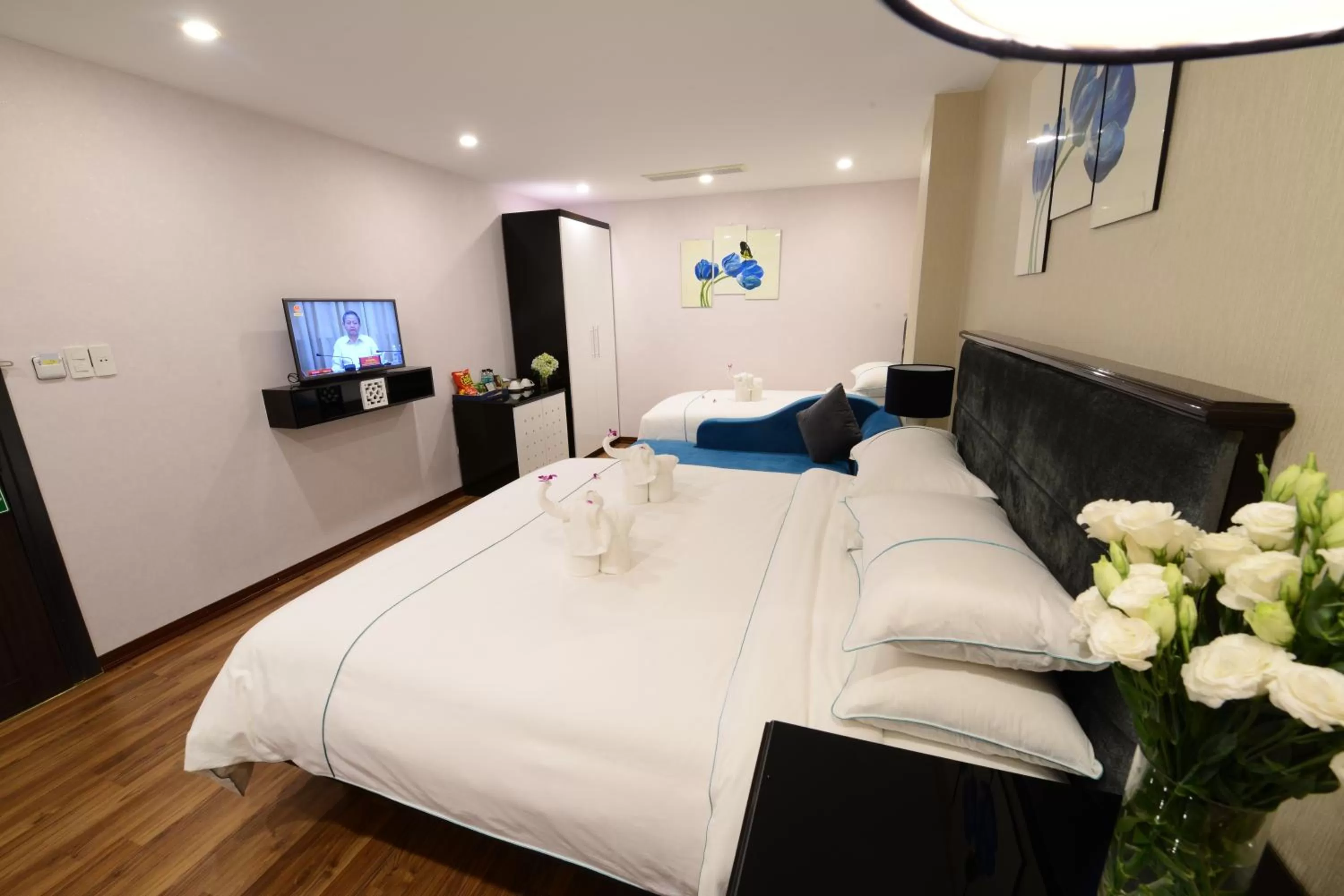 Bed in Hanoi Emerald Waters Hotel & Spa