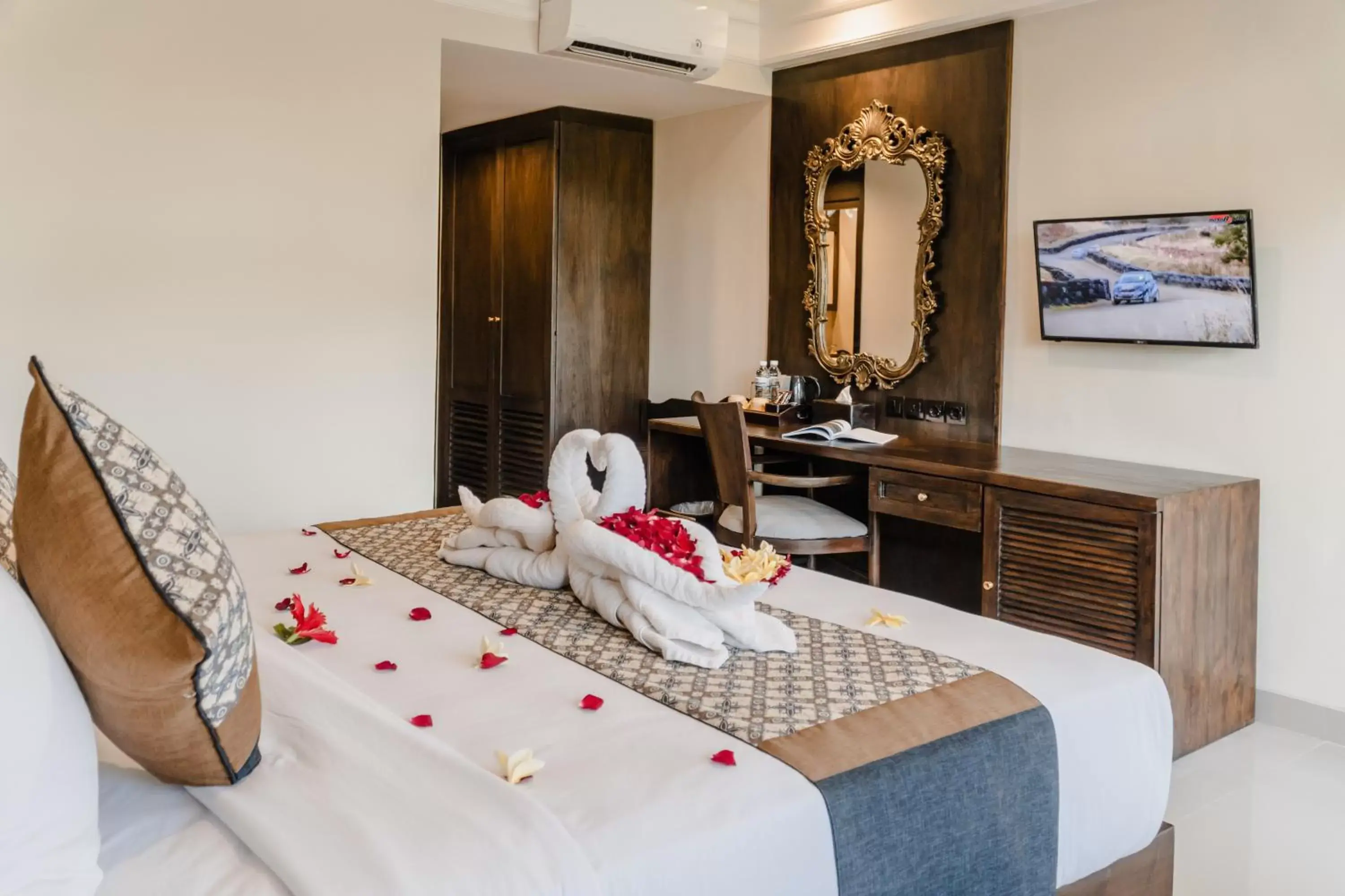 Bed in Palm Beach Hotel Bali
