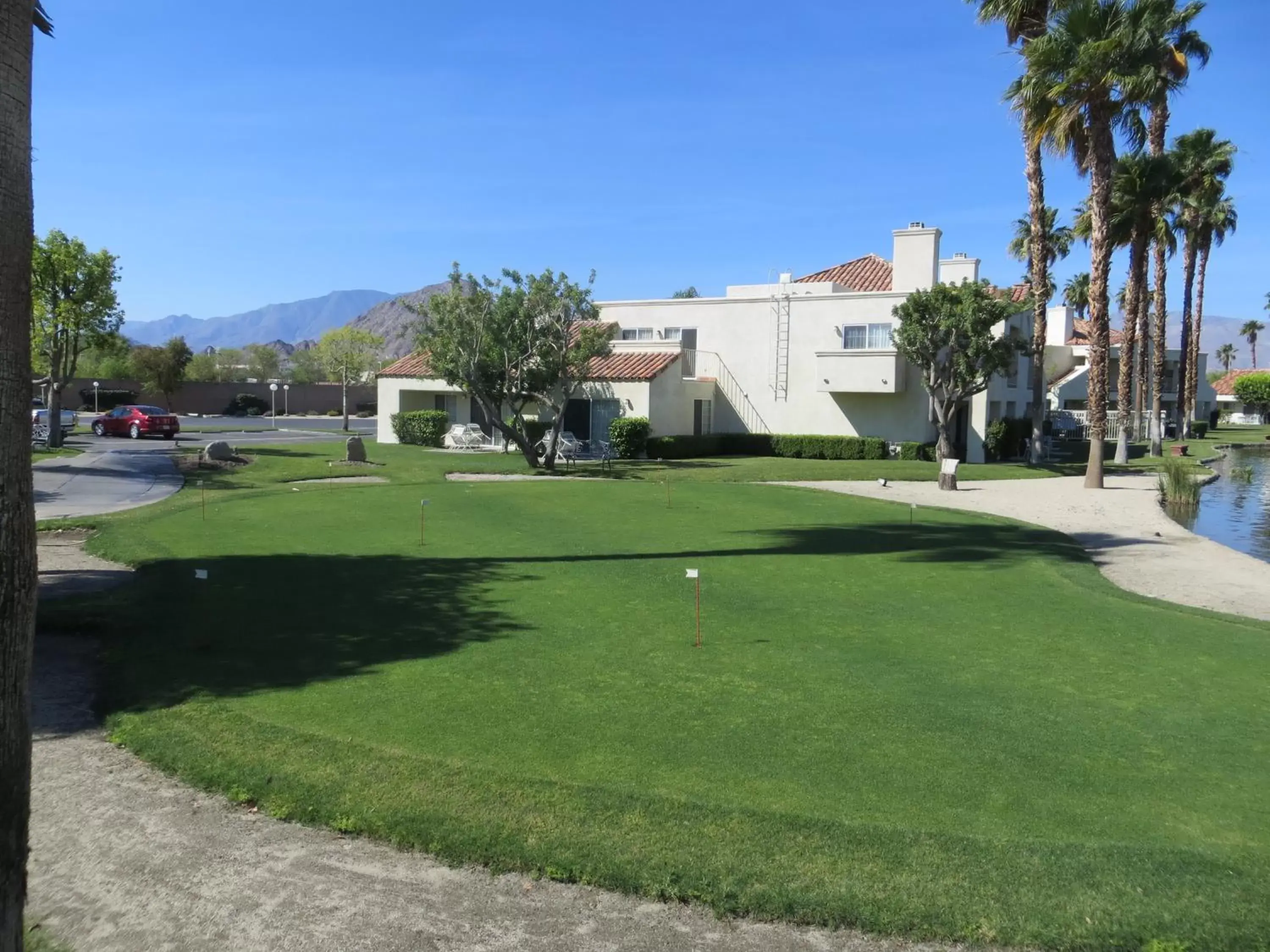 Golfcourse, Garden in Desert Breezes Resort