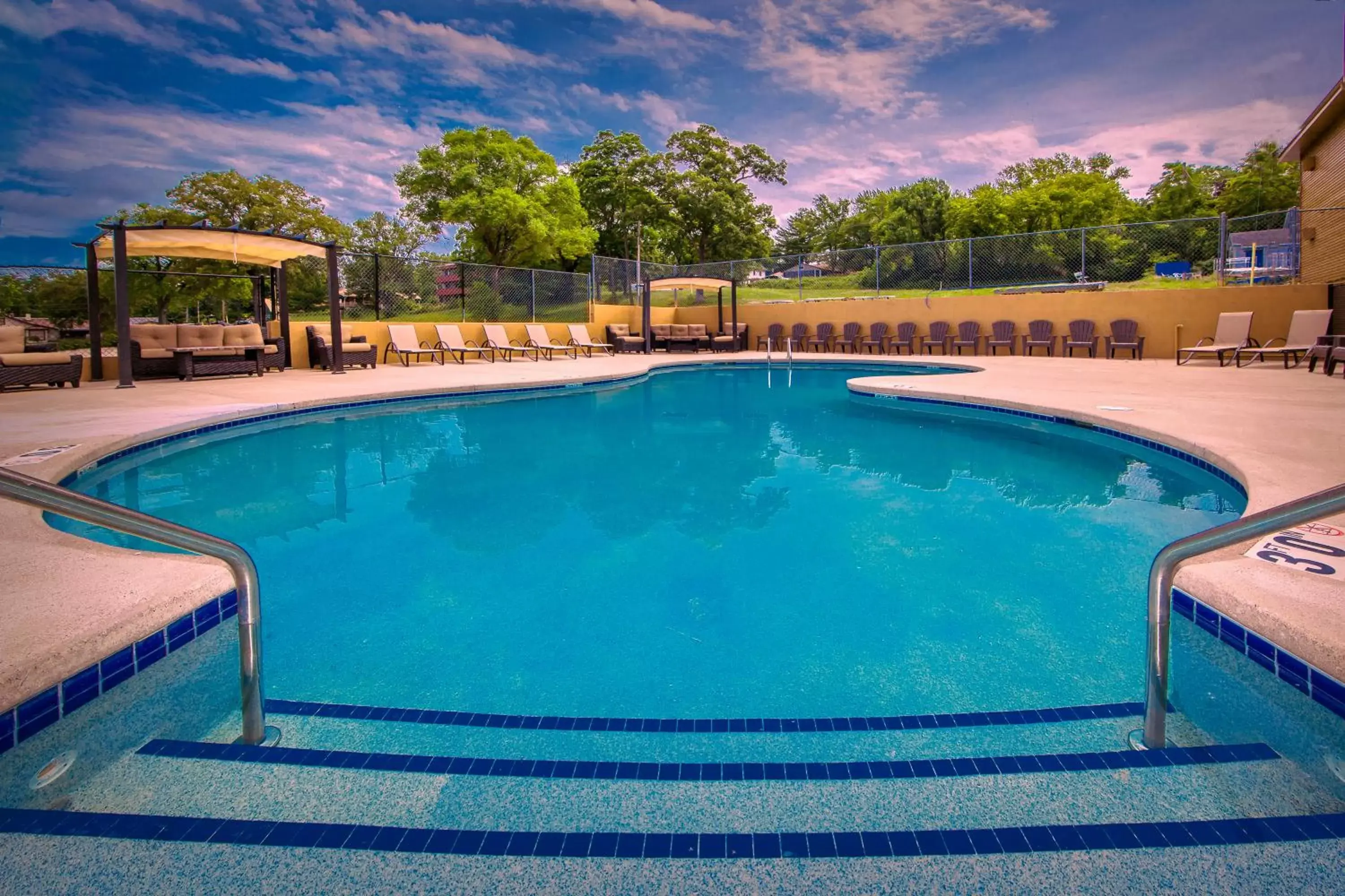 Pool view, Swimming Pool in The VUE Boutique Hotel & Boathouse