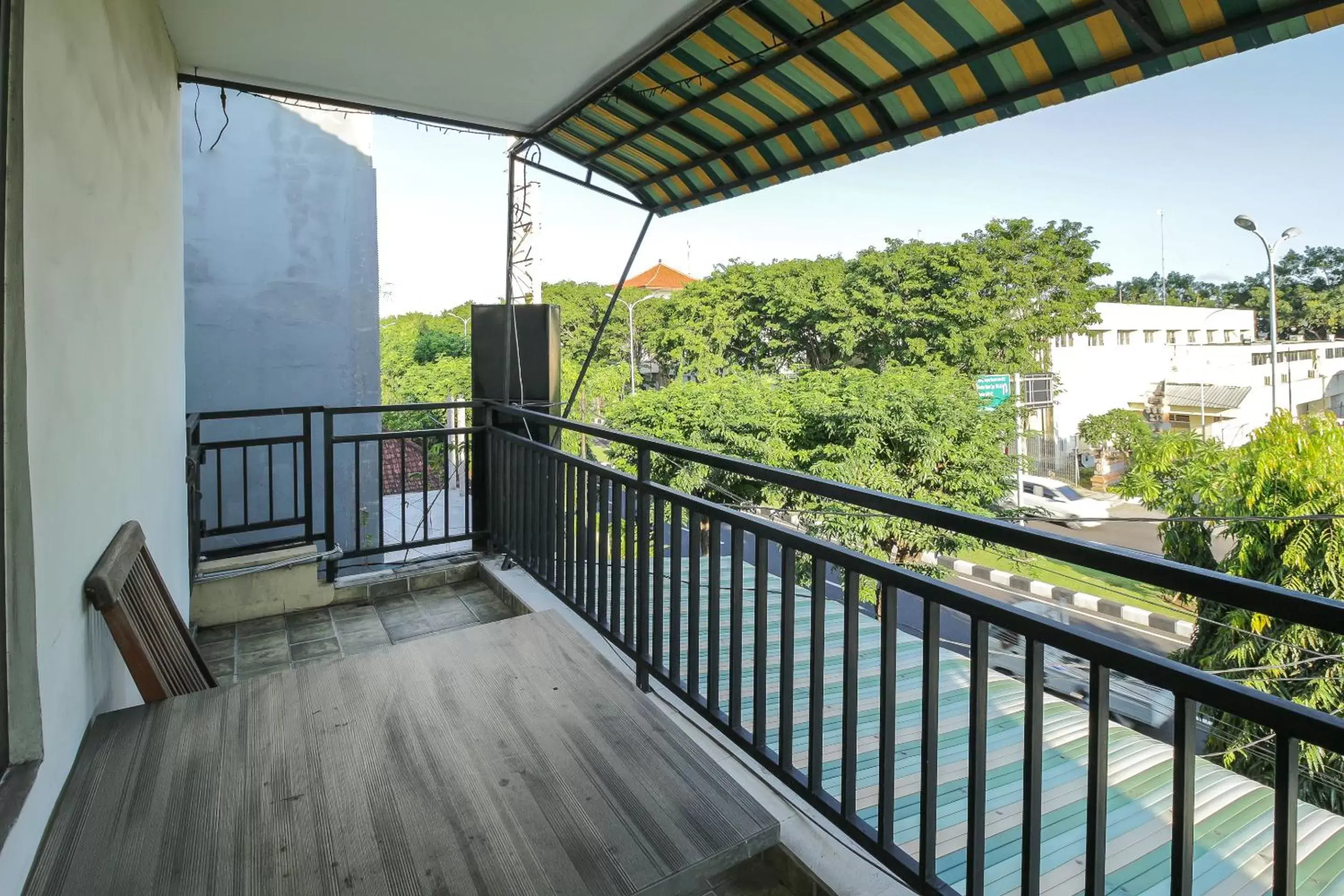 Balcony/Terrace in OYO 734 Tuban Torres Accomodation
