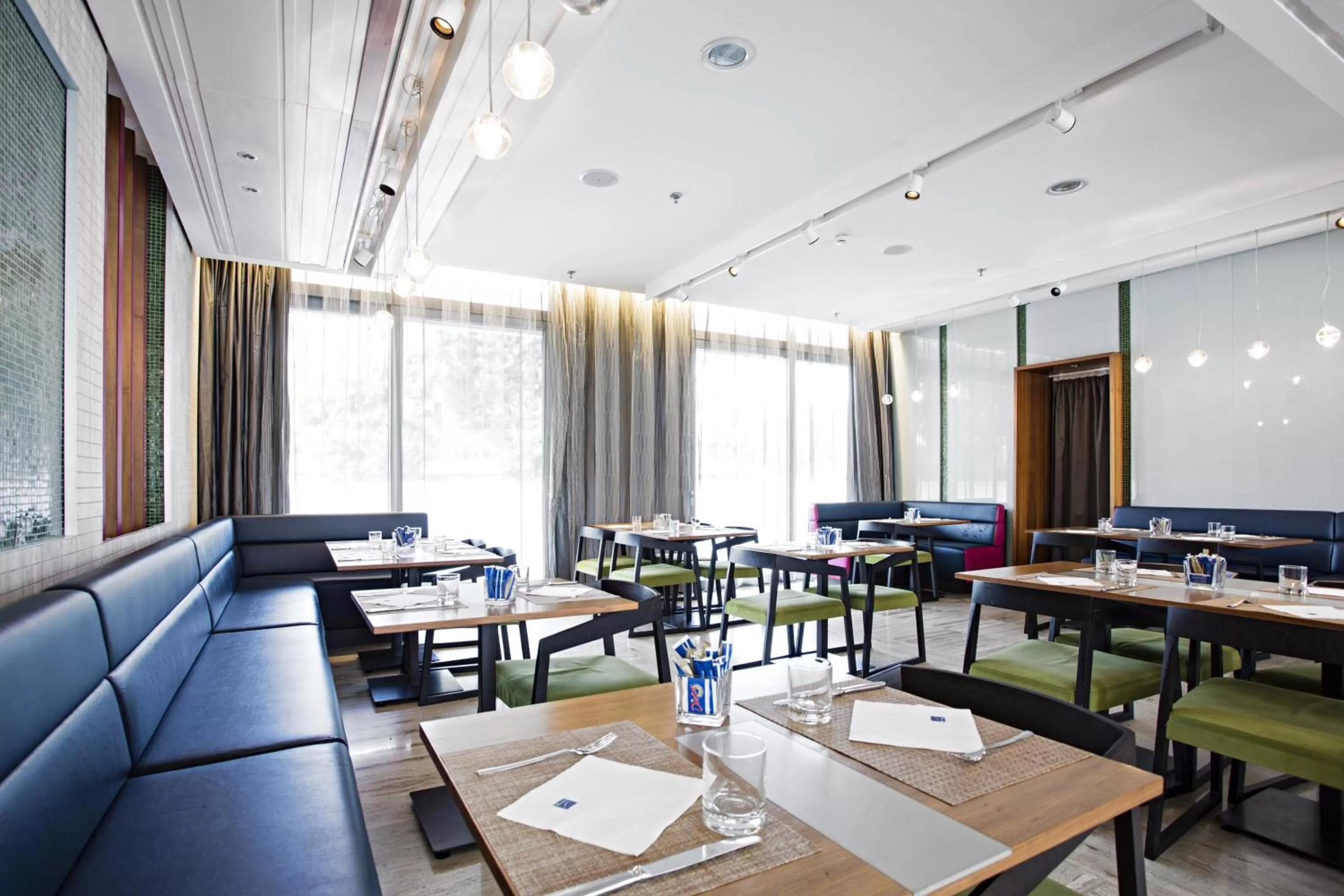 Restaurant/places to eat in Novotel Roma Eur