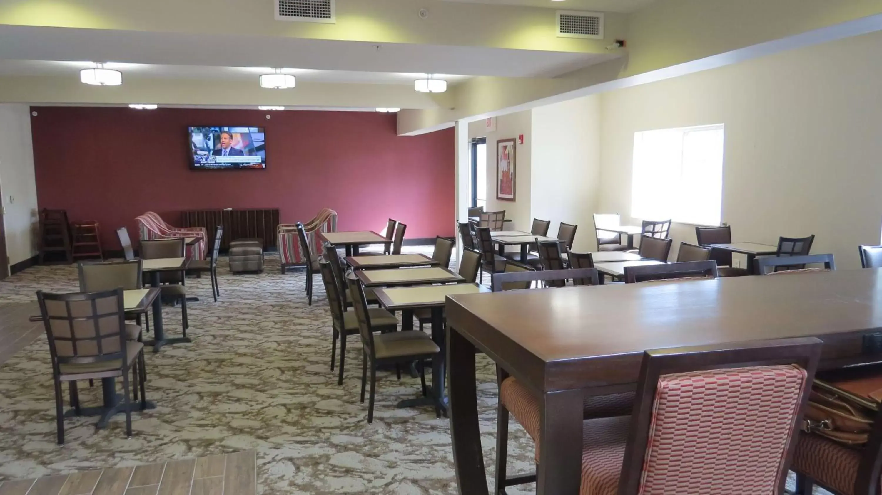 Restaurant/Places to Eat in Best Western Palmyra Inn & Suites