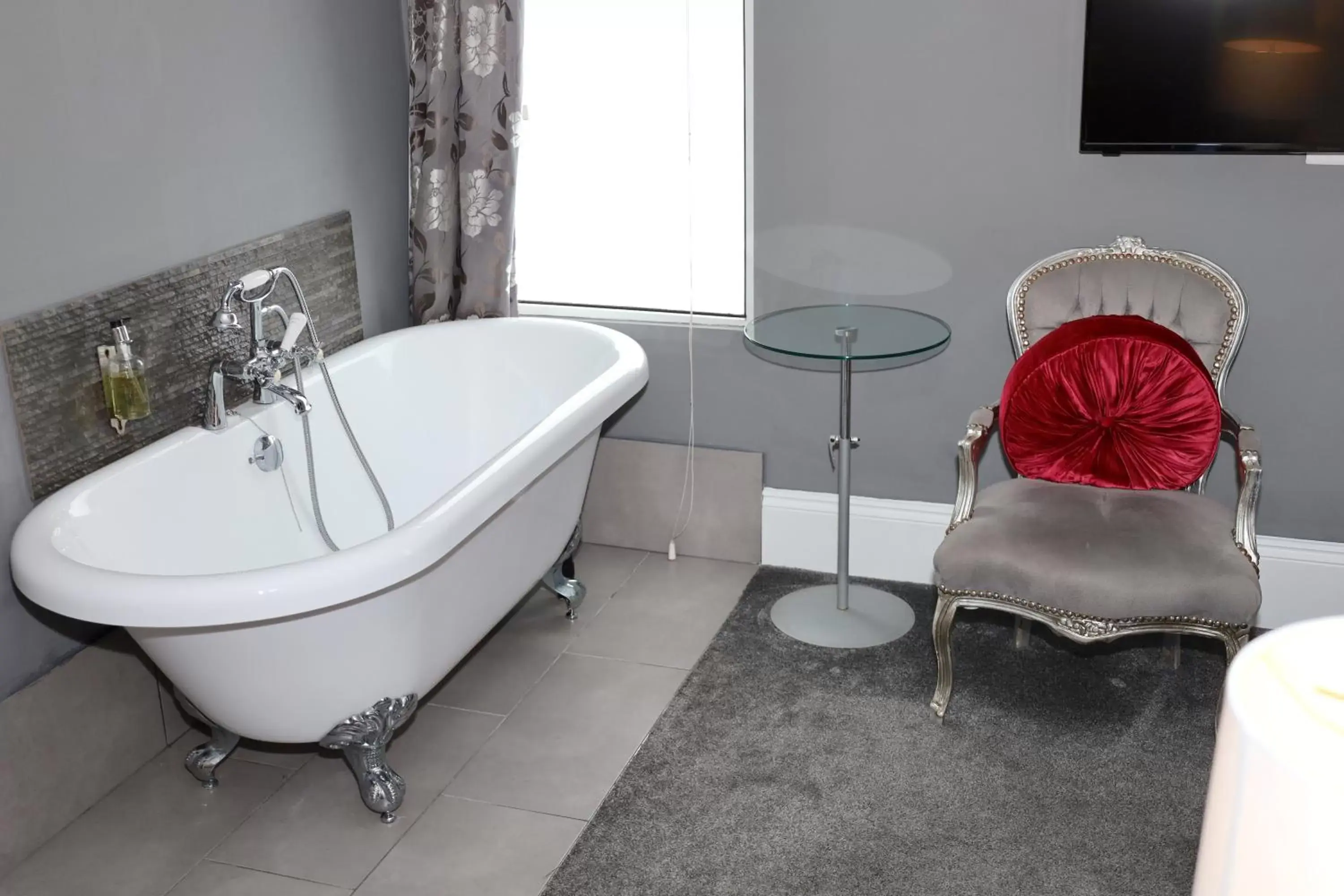 Bath, Bathroom in Brighton Inn Boutique Guest Accommodation