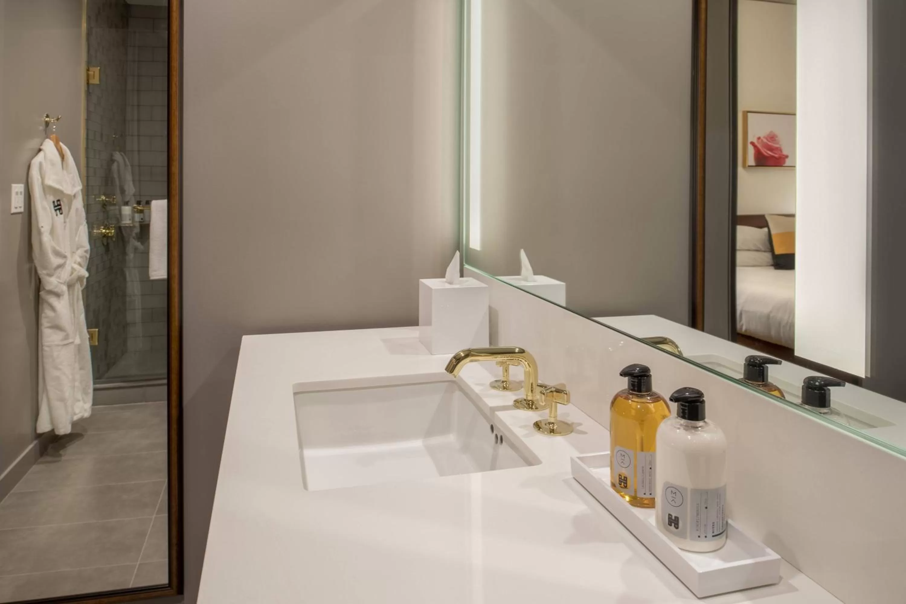 Bathroom in The Hi-Lo, Autograph Collection