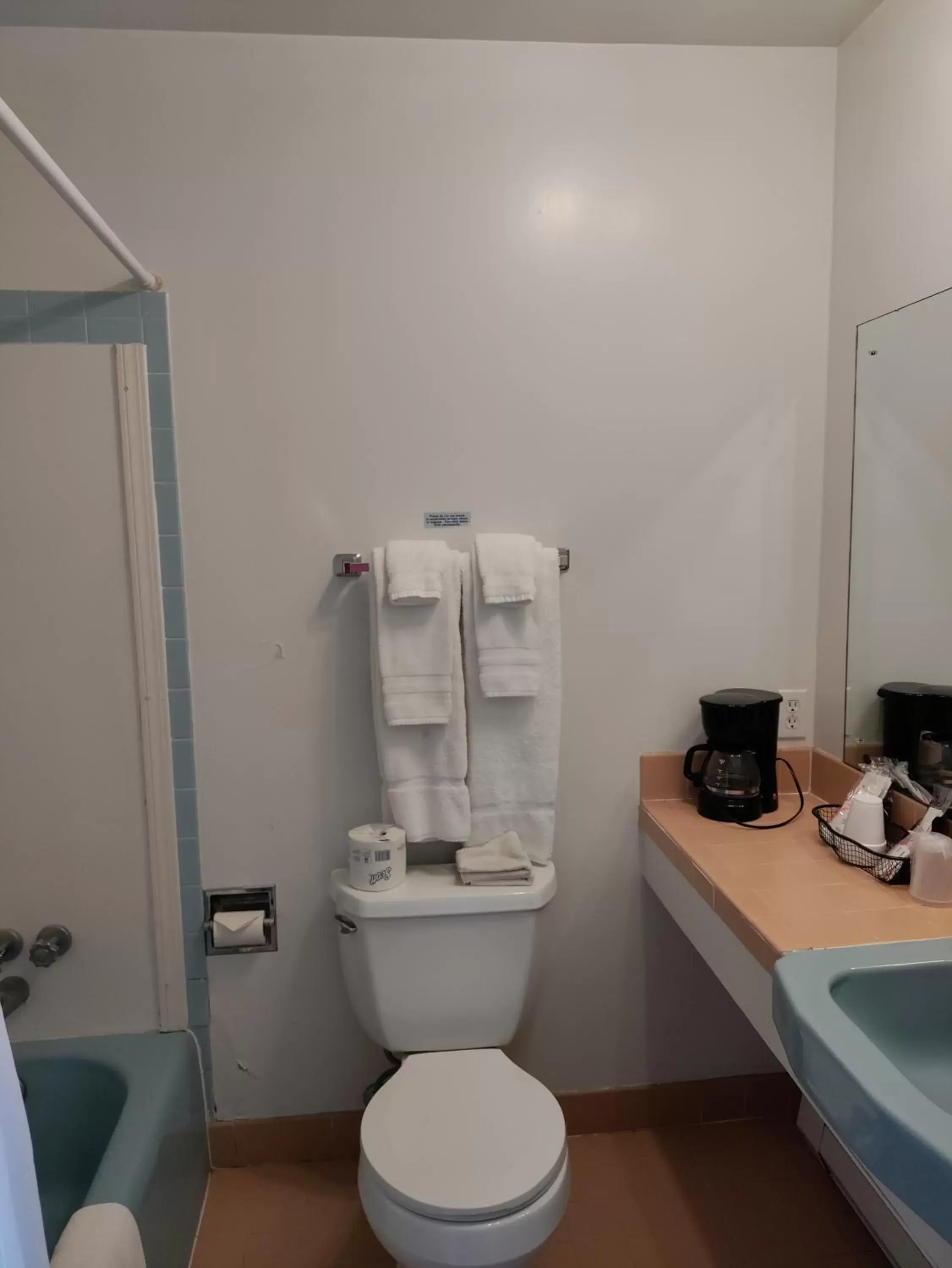 Bathroom in Eight Bar B Motel