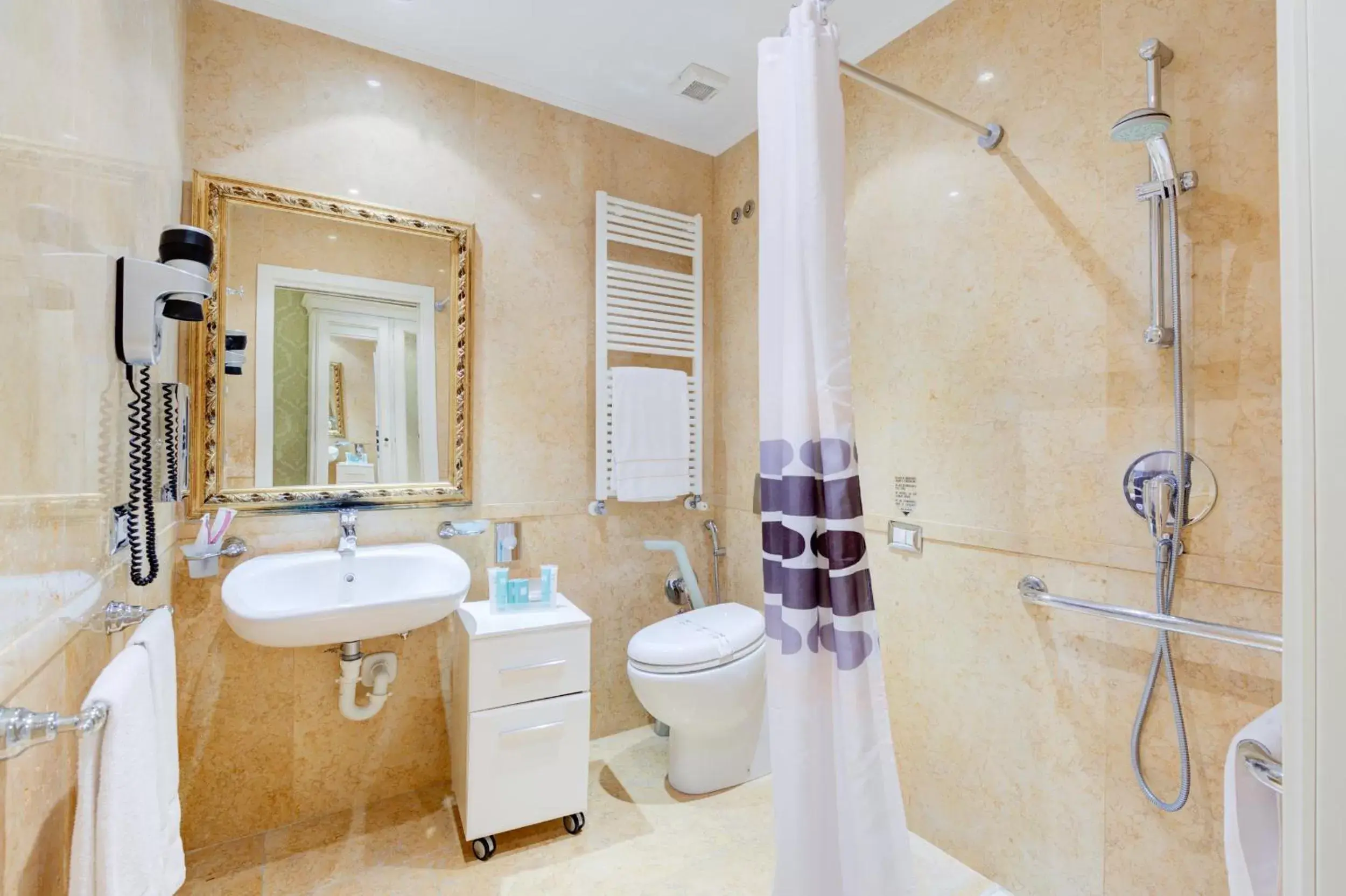 Shower, Bathroom in Hotel Al Duca Di Venezia