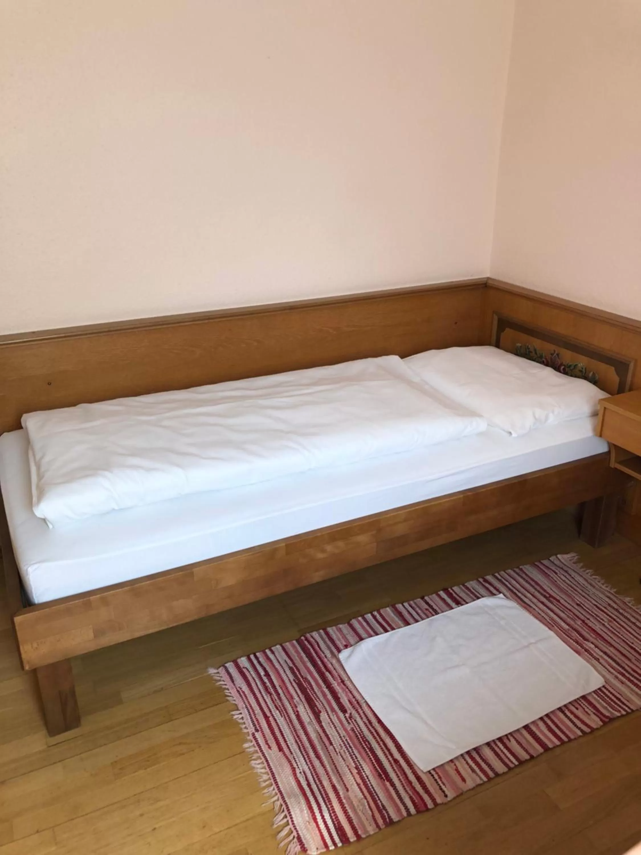 Bed in Hotel Pflieger