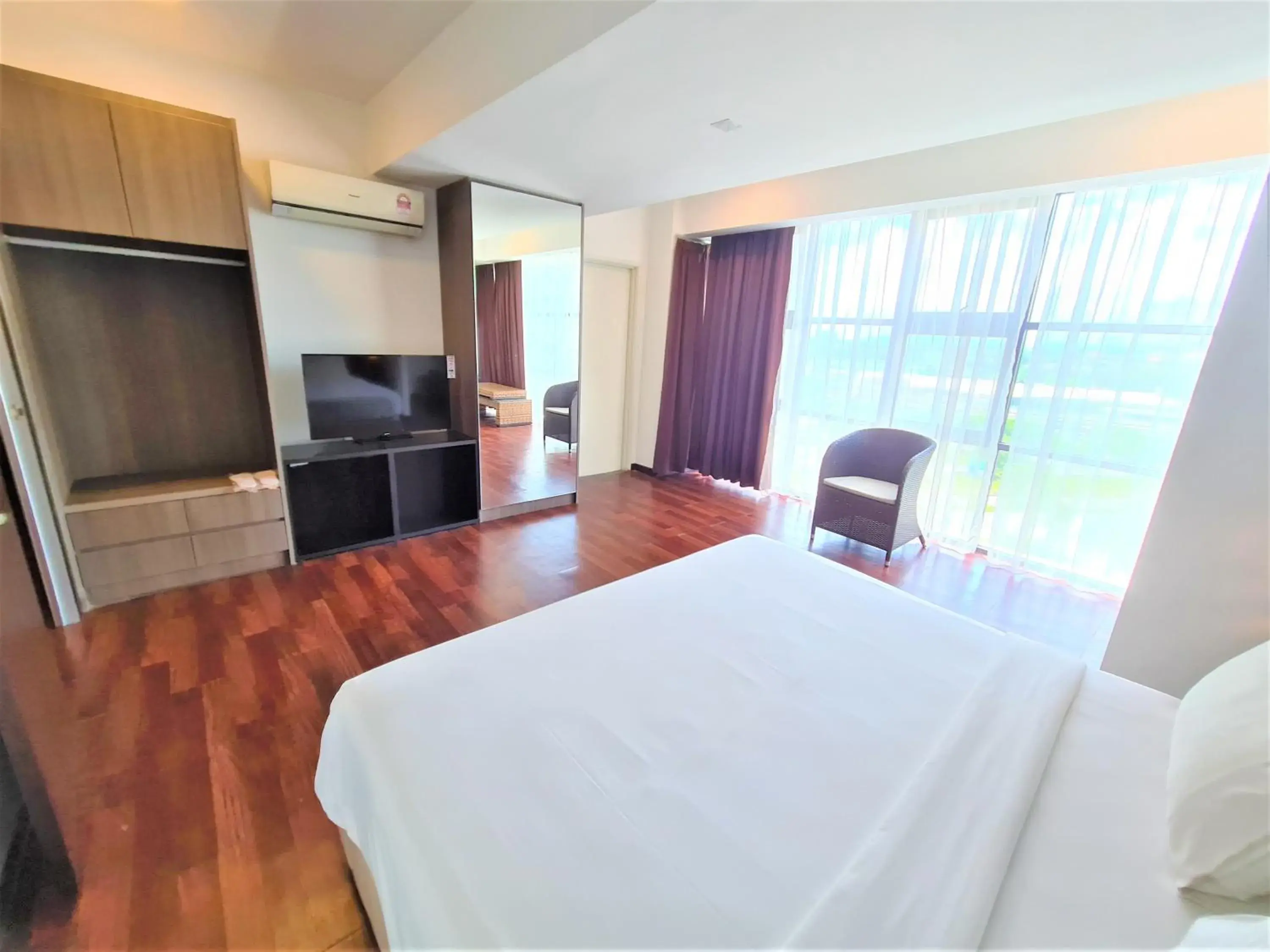 TV/Entertainment Center in Nexus Regency Suites & Hotel