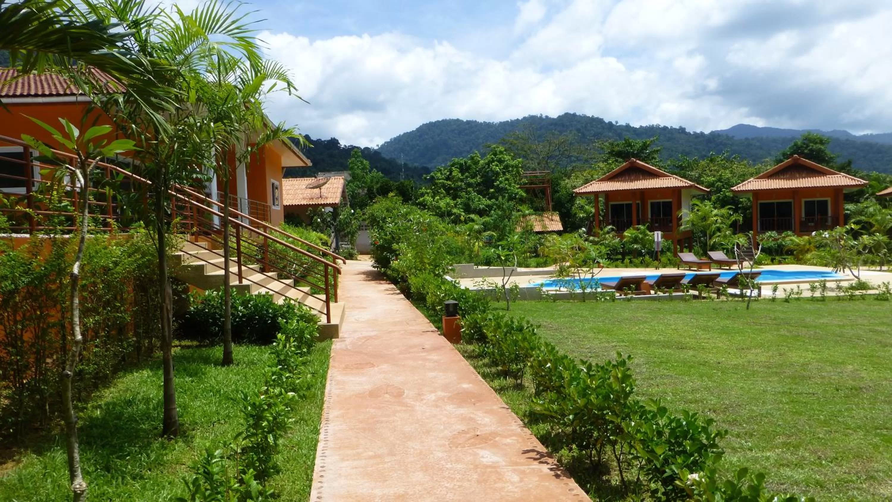 Area and facilities in Khao Sok Jasmine Garden Resort - SHA Certified