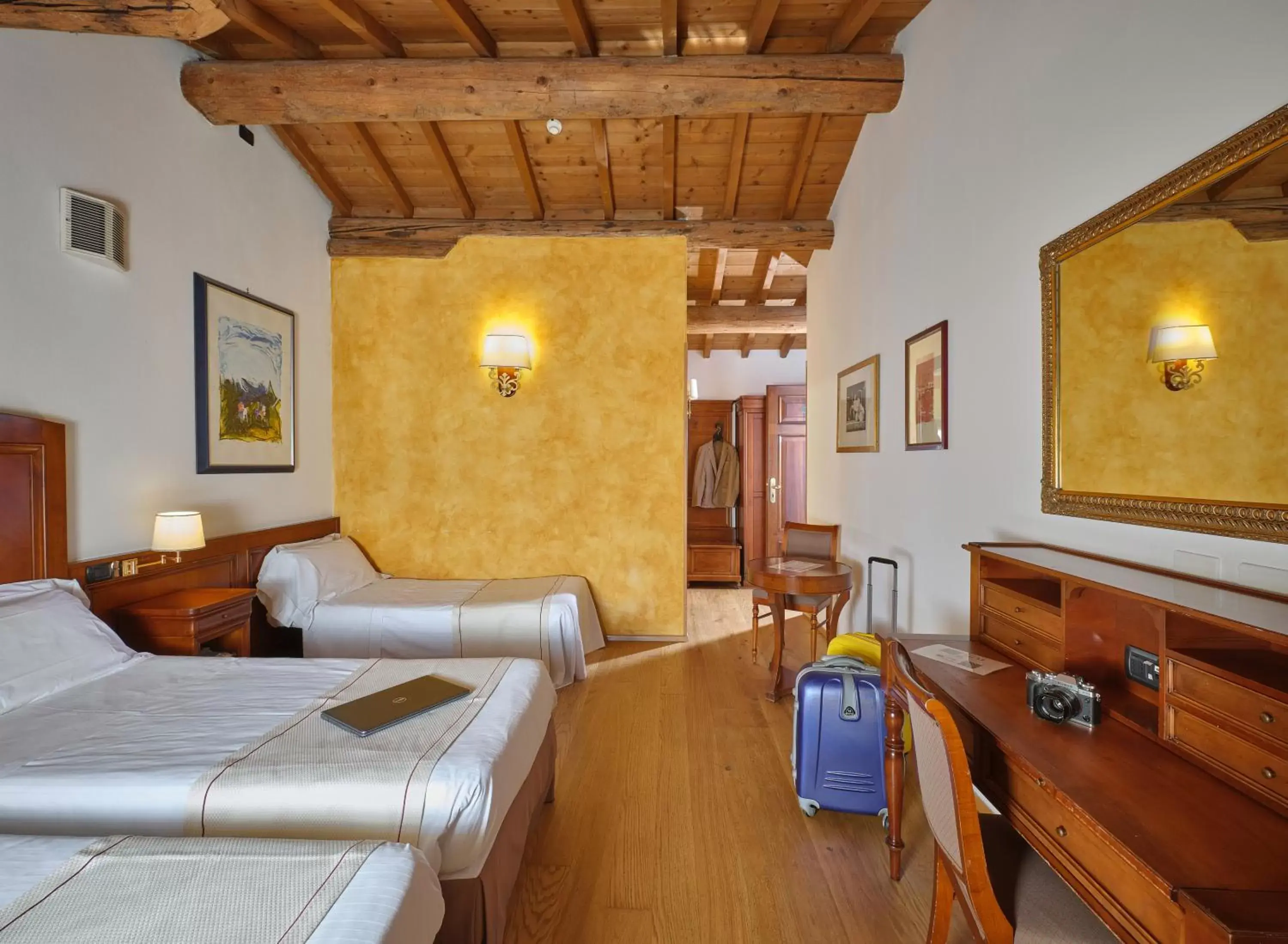 Bedroom, Seating Area in Hotel Villa Malaspina