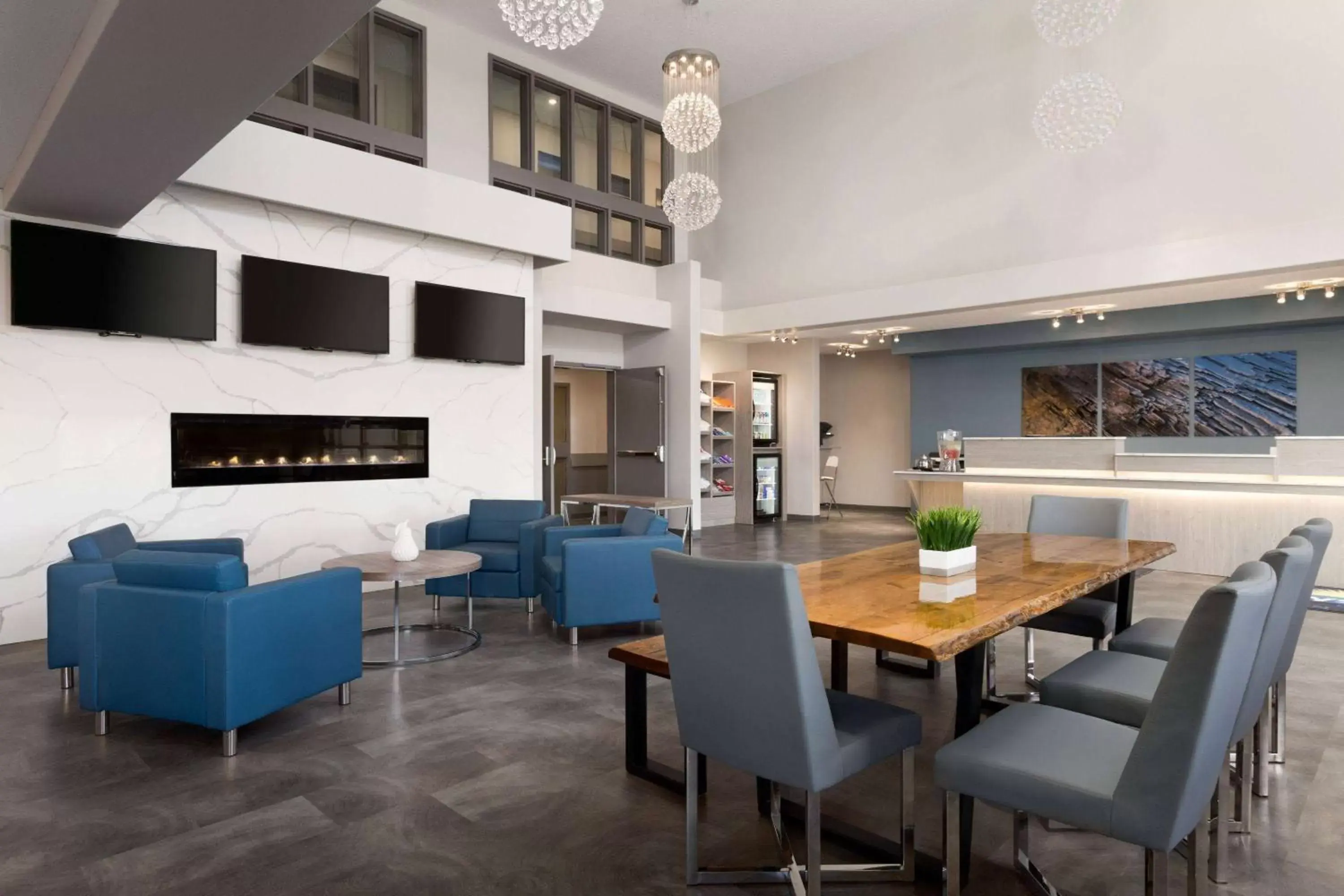 Lobby or reception, Dining Area in Days Inn by Wyndham Calgary North Balzac