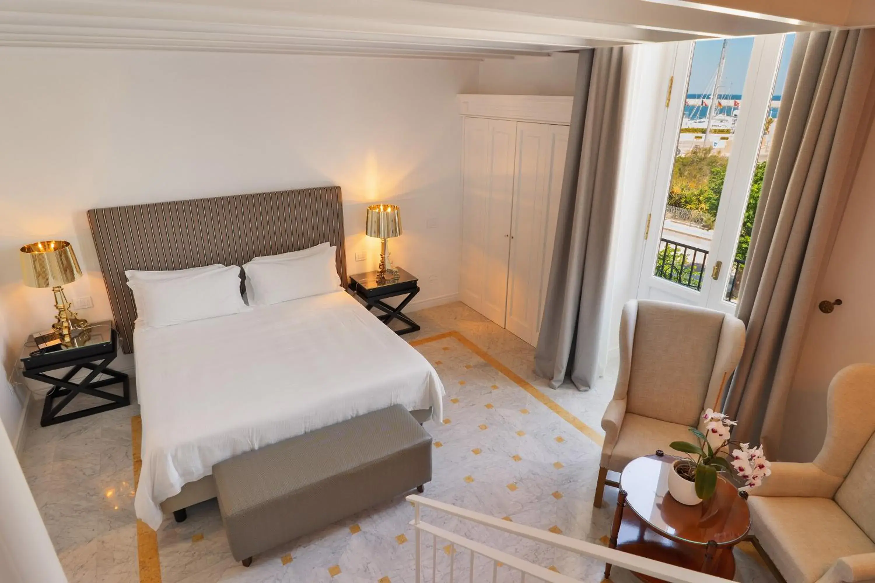 Photo of the whole room, Bed in Palazzo del Corso - Boutique Hotel