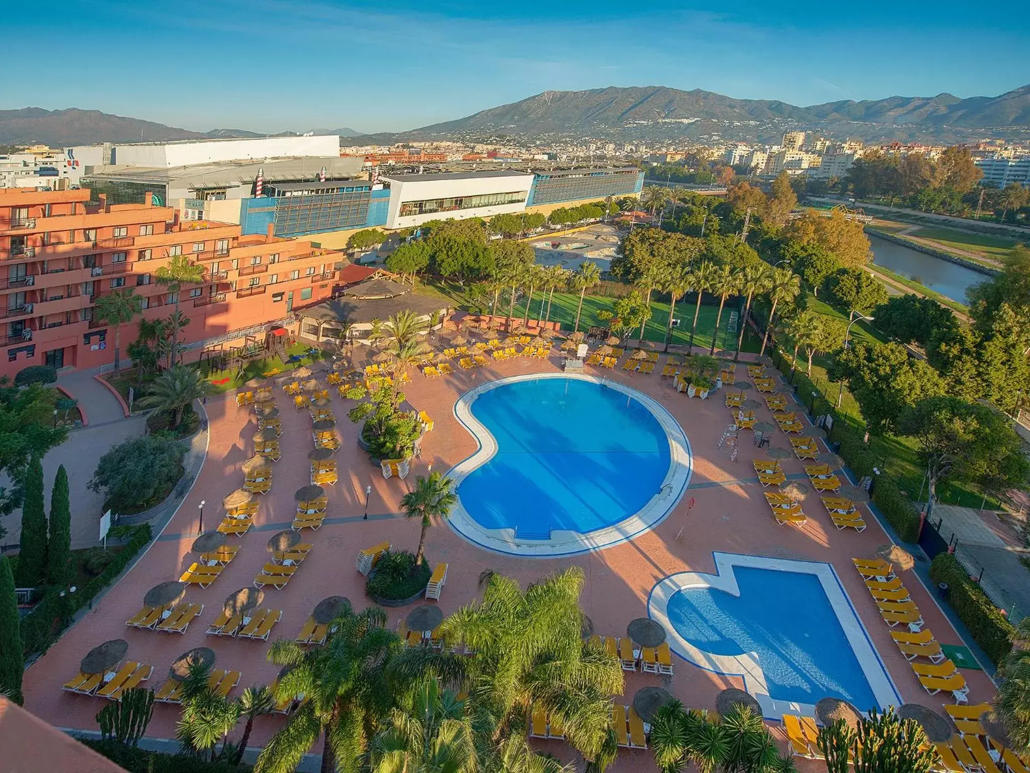 Bird's eye view, Pool View in Fuengirola Beach Apartamentos Turísticos