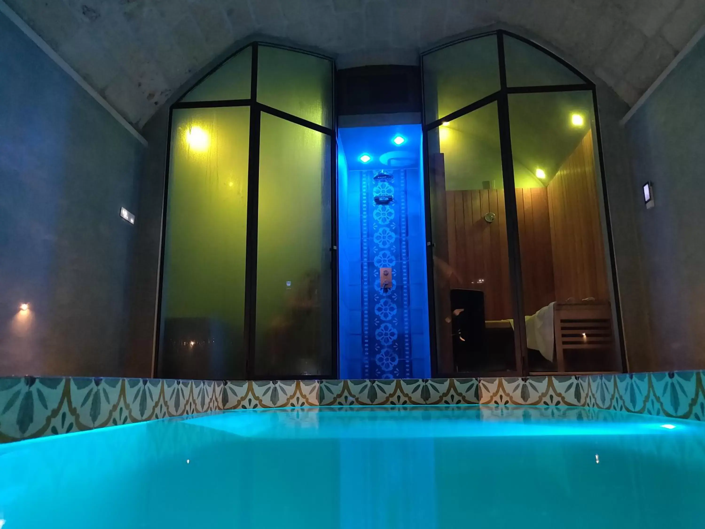 Hot Tub, Swimming Pool in Palazzo Muro Leccese Relais de Charme & Wellness