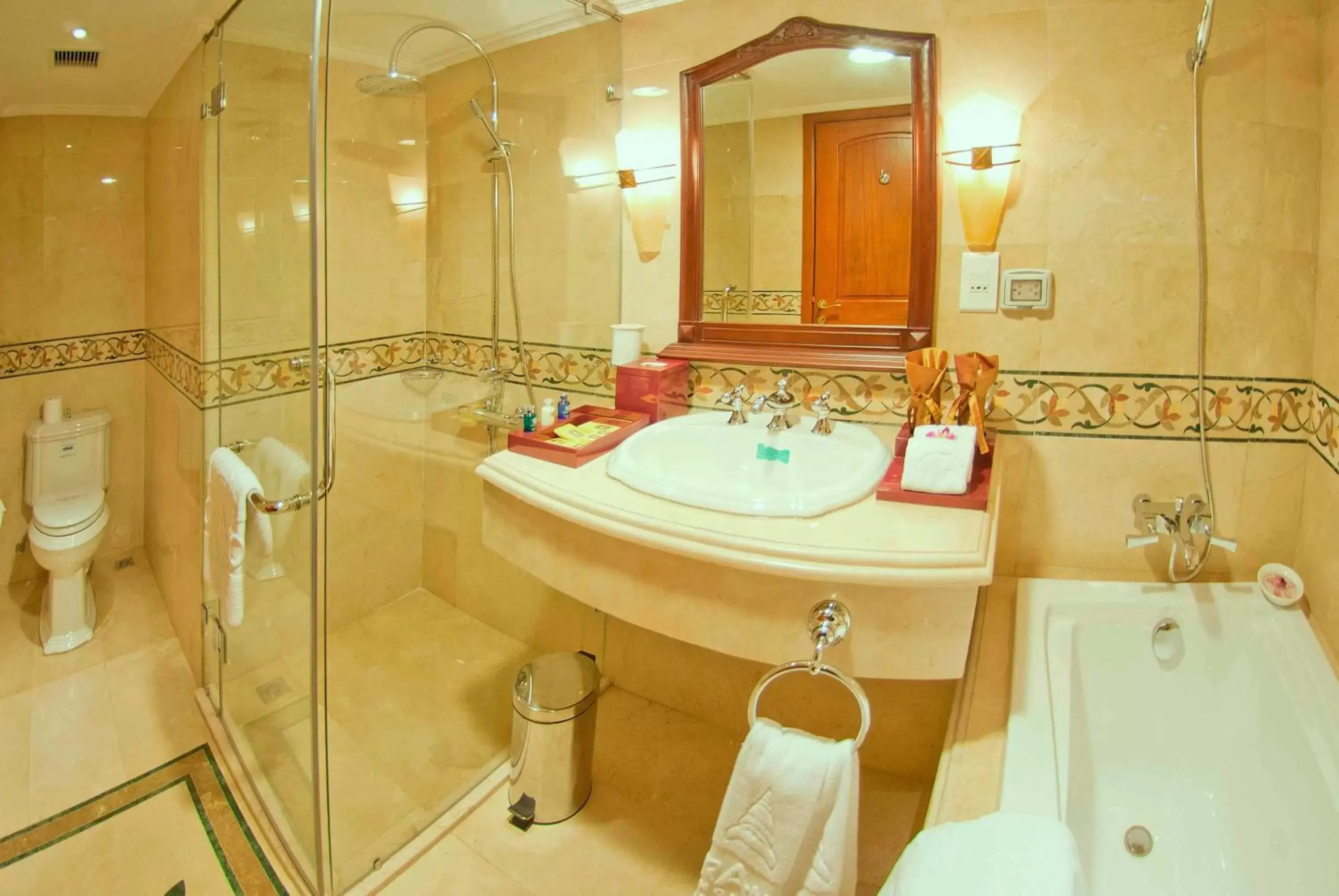 Bathroom in Hotel Grand Saigon