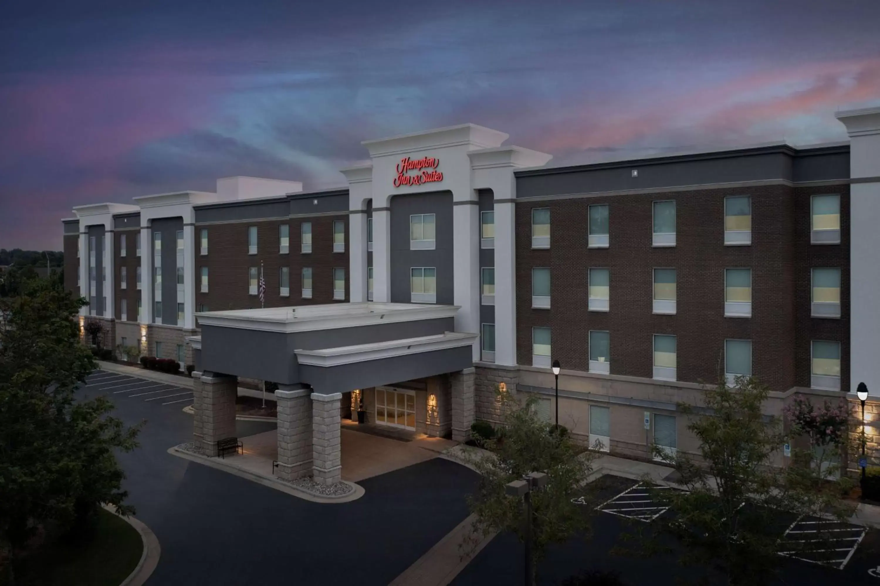 Property building in Hampton Inn & Suites Holly Springs Property building in Hampton Inn & Suites Holly Springs