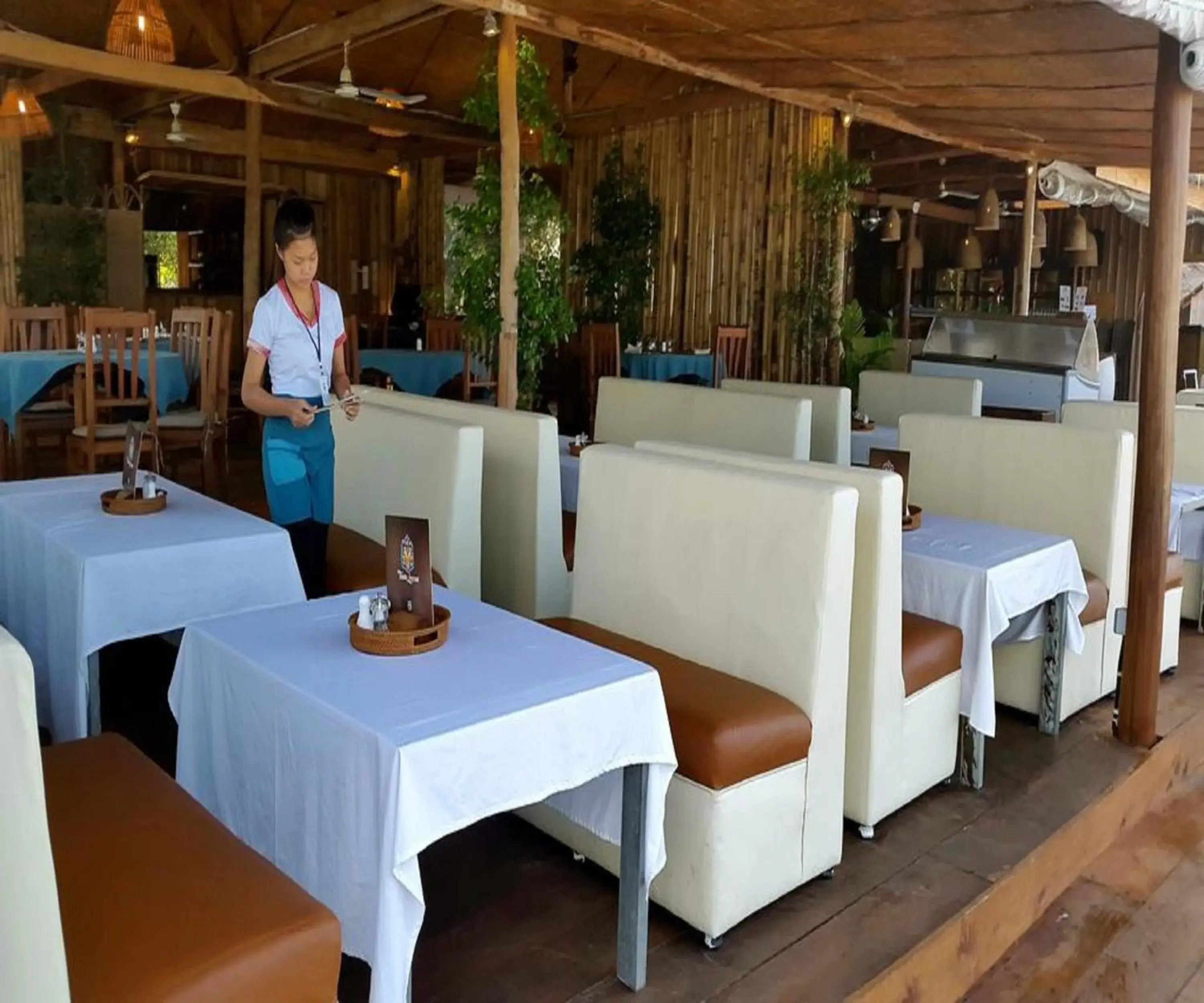 Restaurant/Places to Eat in Sok San Beach Resort