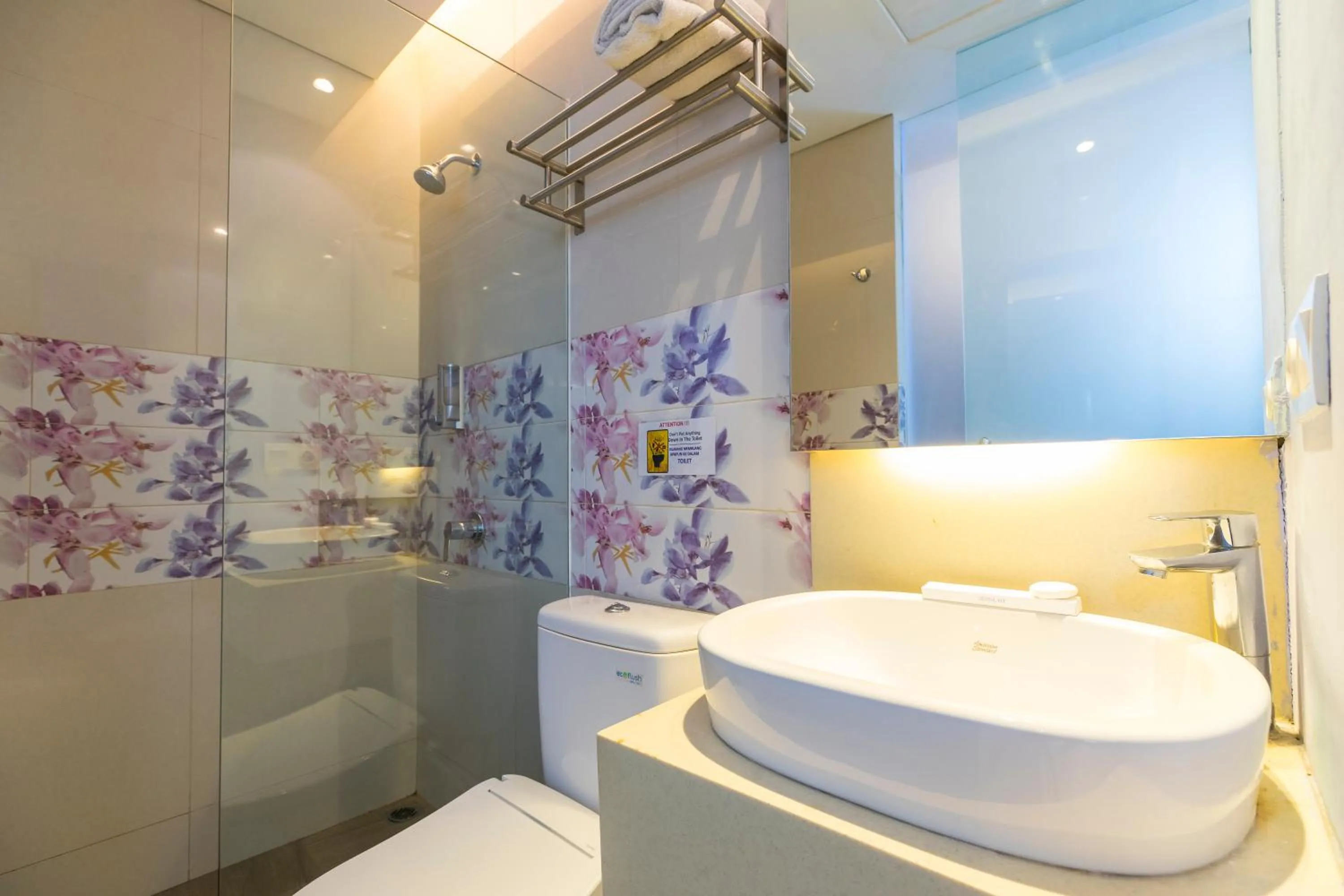 Bathroom in Royal City Hotel Jakarta