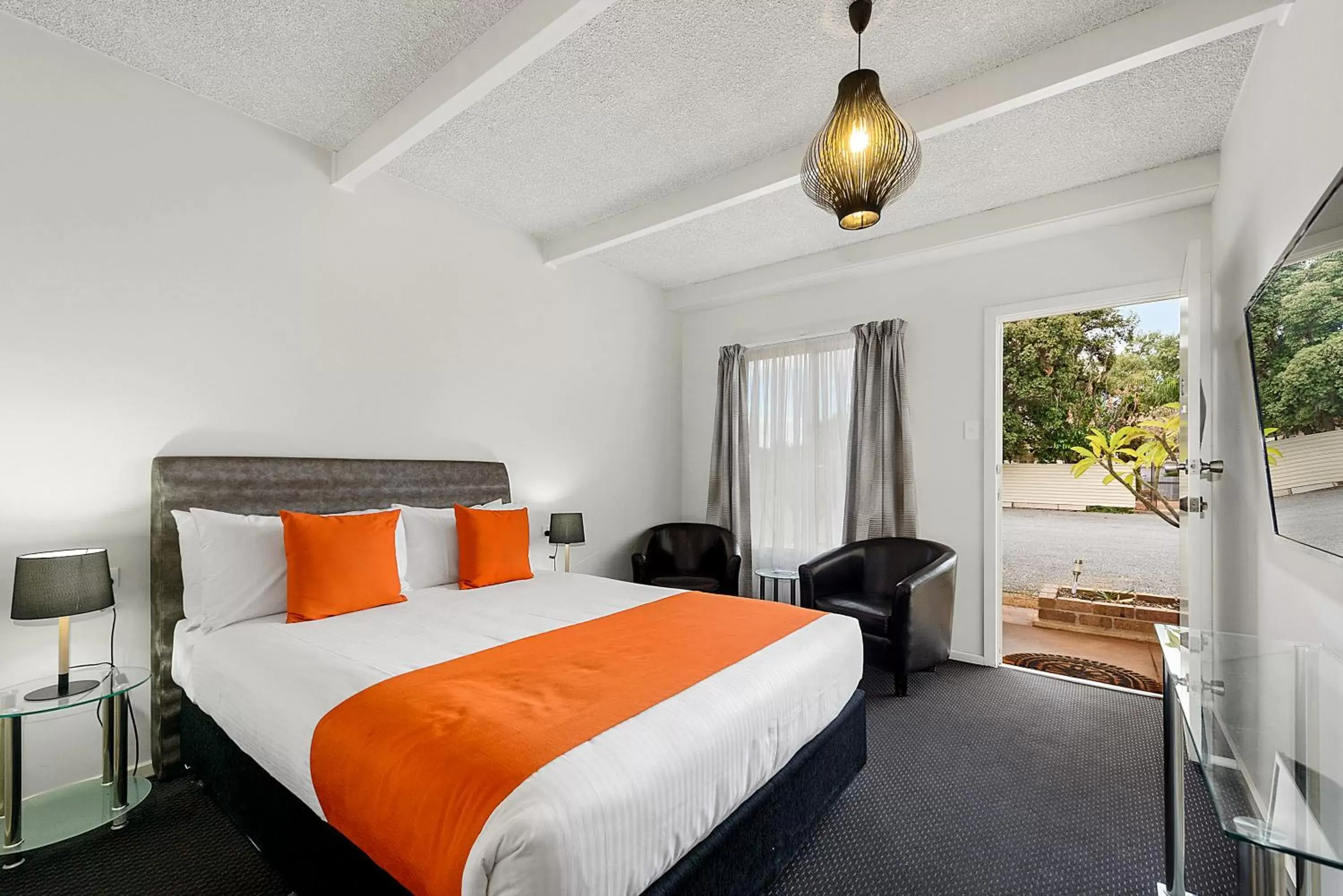 Bed in Comfort Inn Flinders on Main
